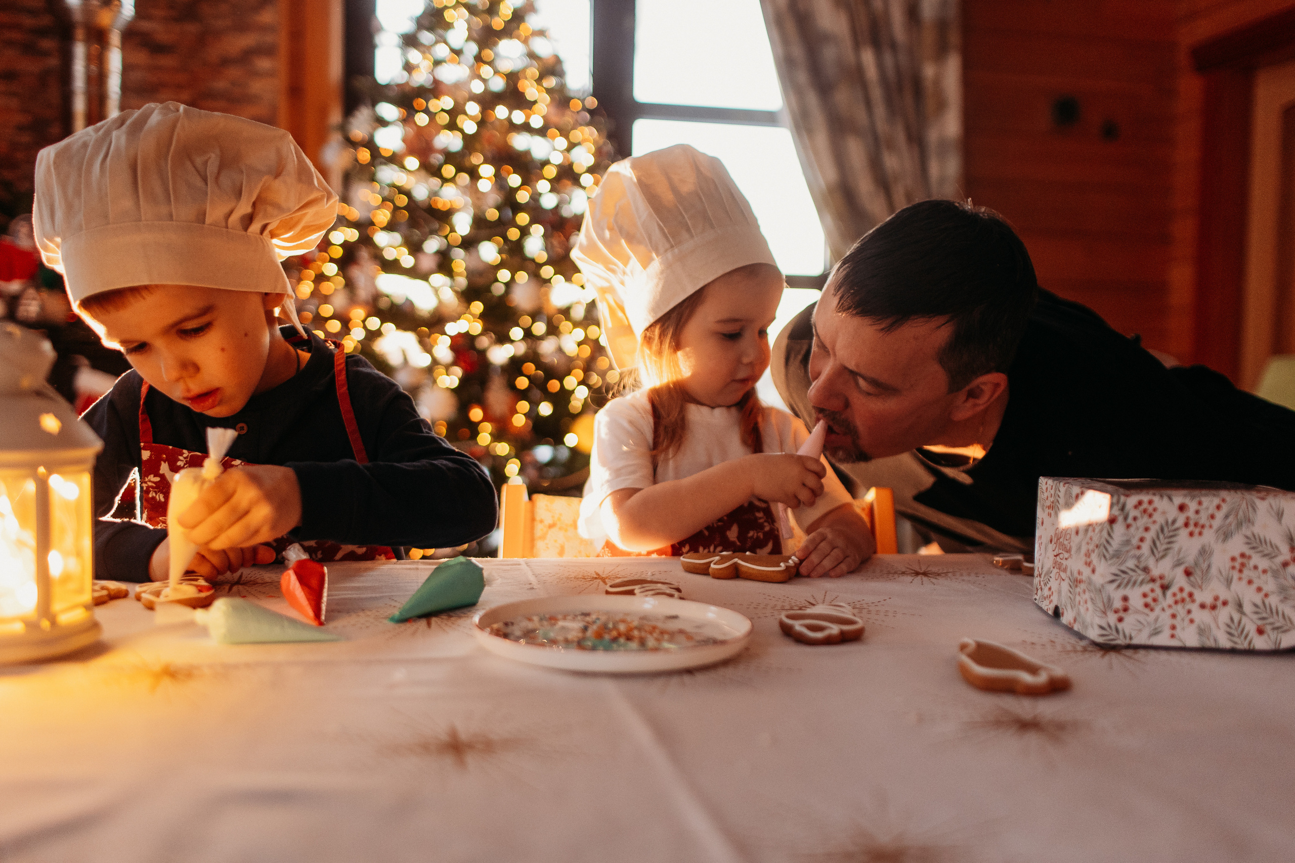 Тёплый новый год. Семейный фотограф Тюмень, фотограф на роды Салмина Мария