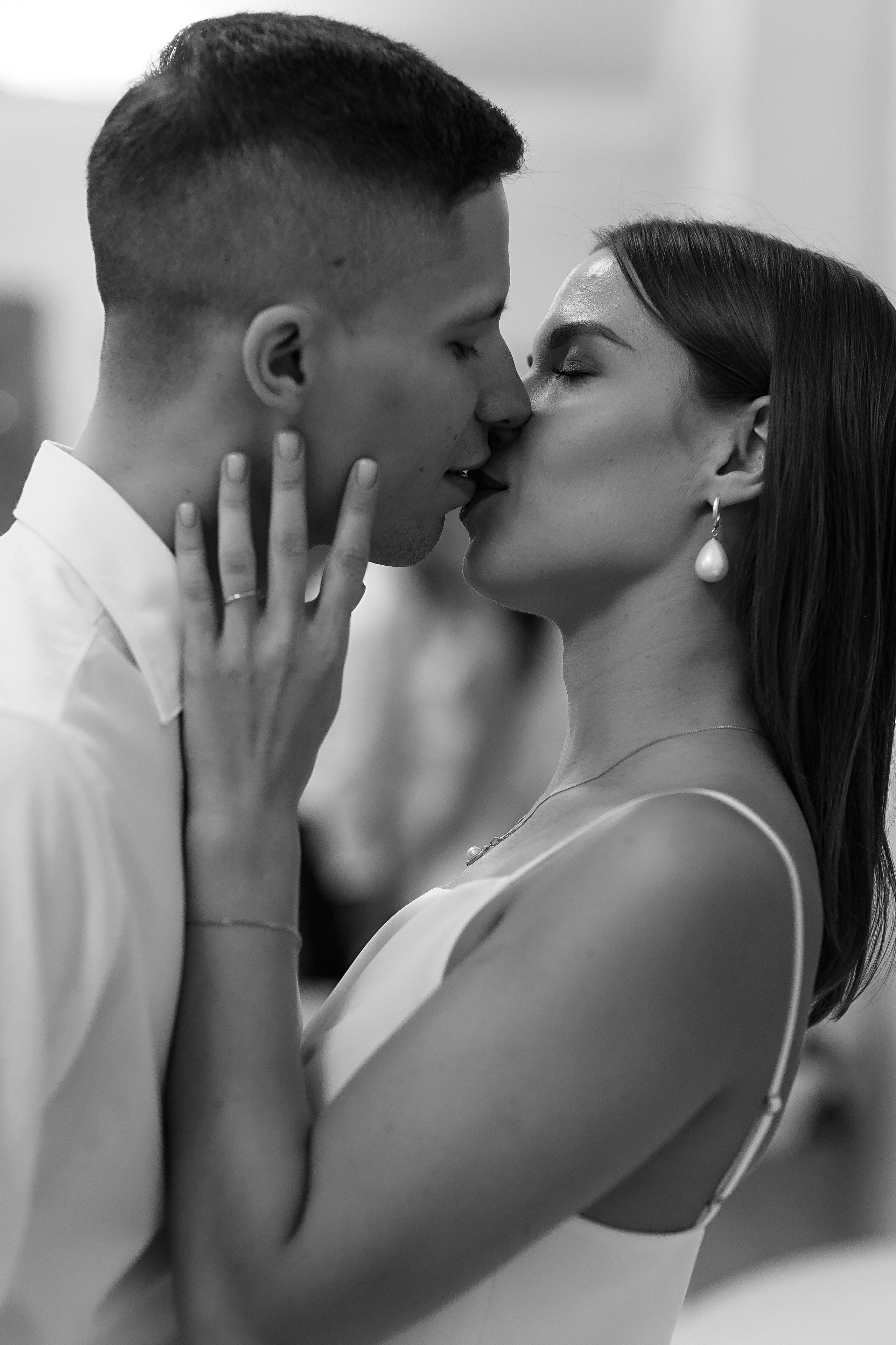 ЗАГС на Кирова. Семейный фотограф Тюмень, фотограф на роды Салмина Мария