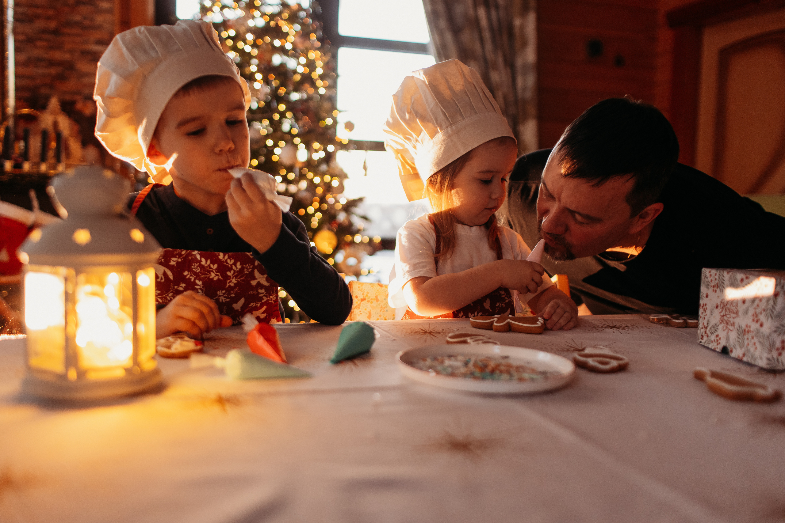 Тёплый новый год. Семейный фотограф Тюмень, фотограф на роды Салмина Мария