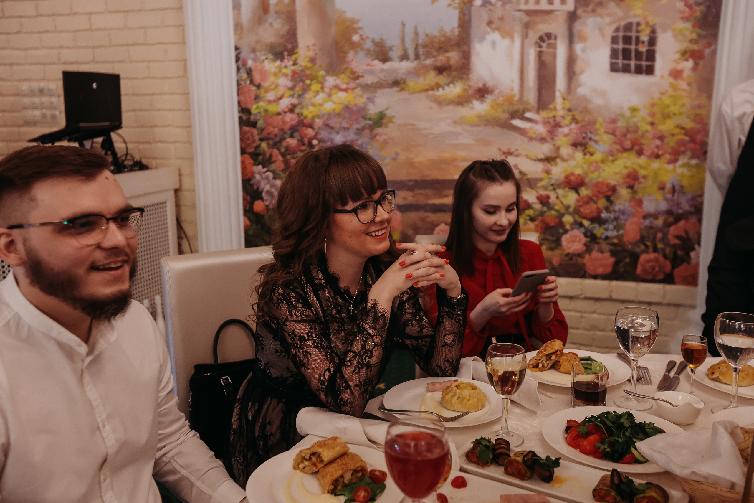 Банкет. Семейный фотограф Тюмень, фотограф на роды Салмина Мария