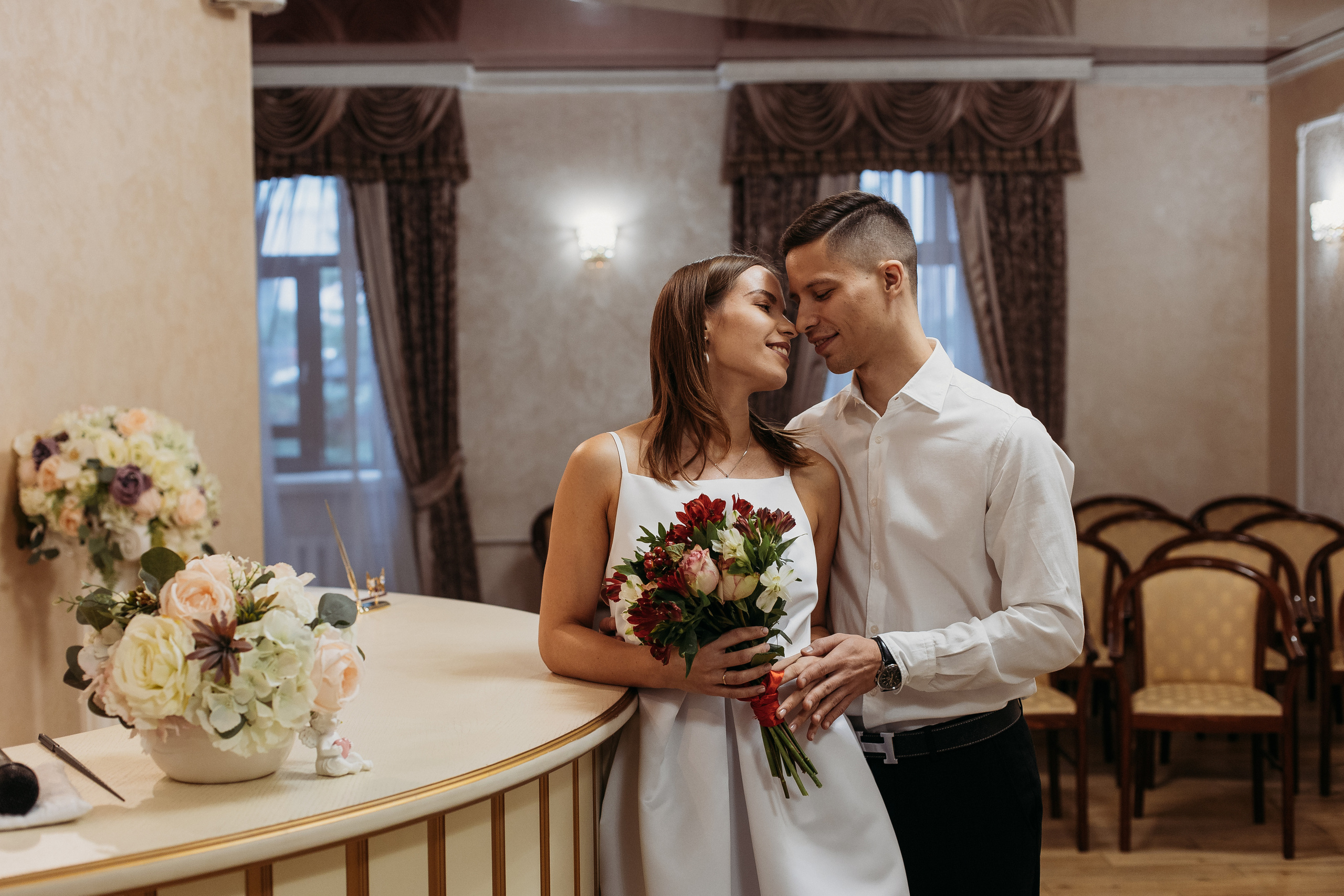 ЗАГС на Кирова. Семейный фотограф Тюмень, фотограф на роды Салмина Мария