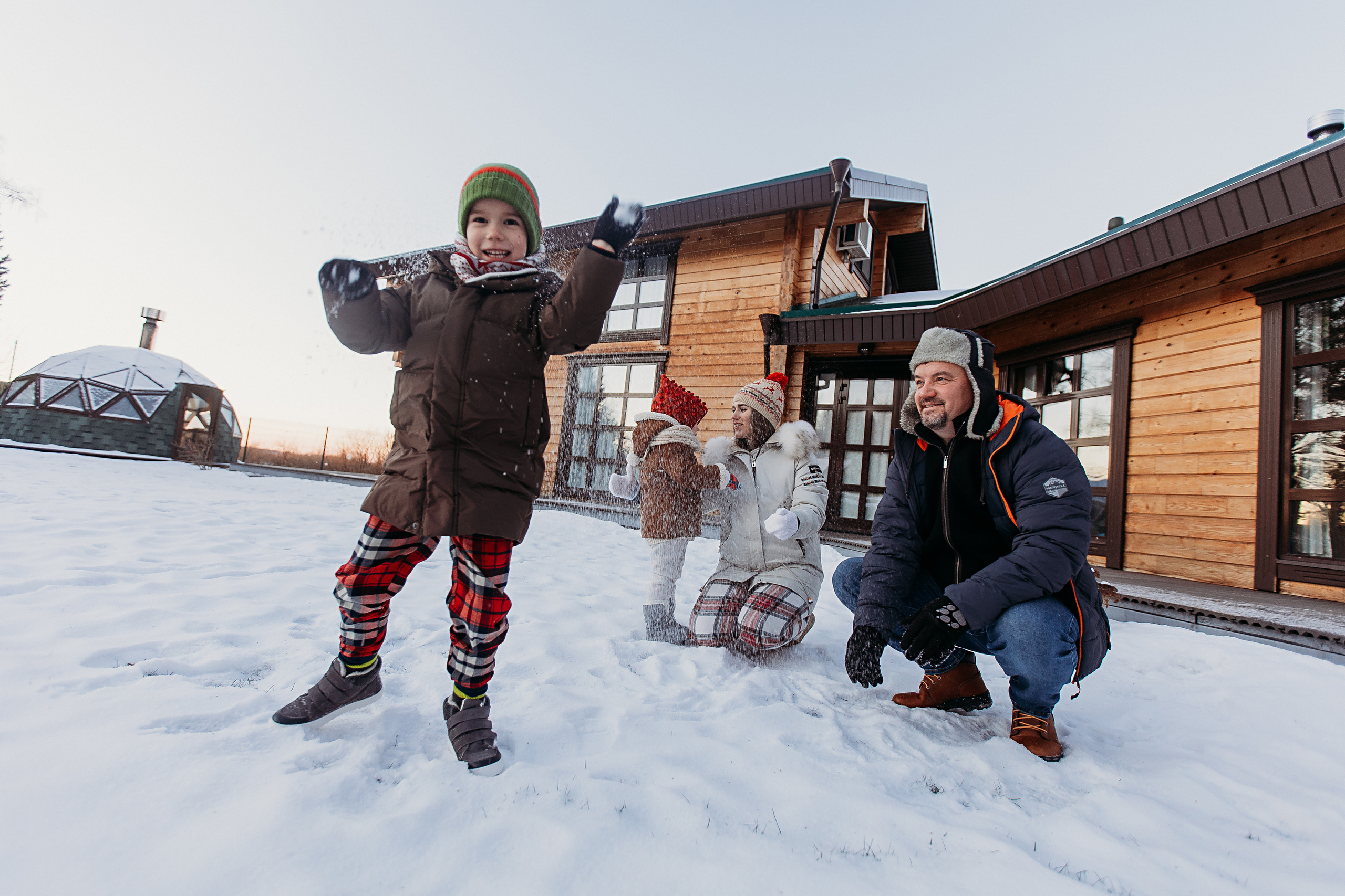 Тёплый новый год. Семейный фотограф Тюмень, фотограф на роды Салмина Мария