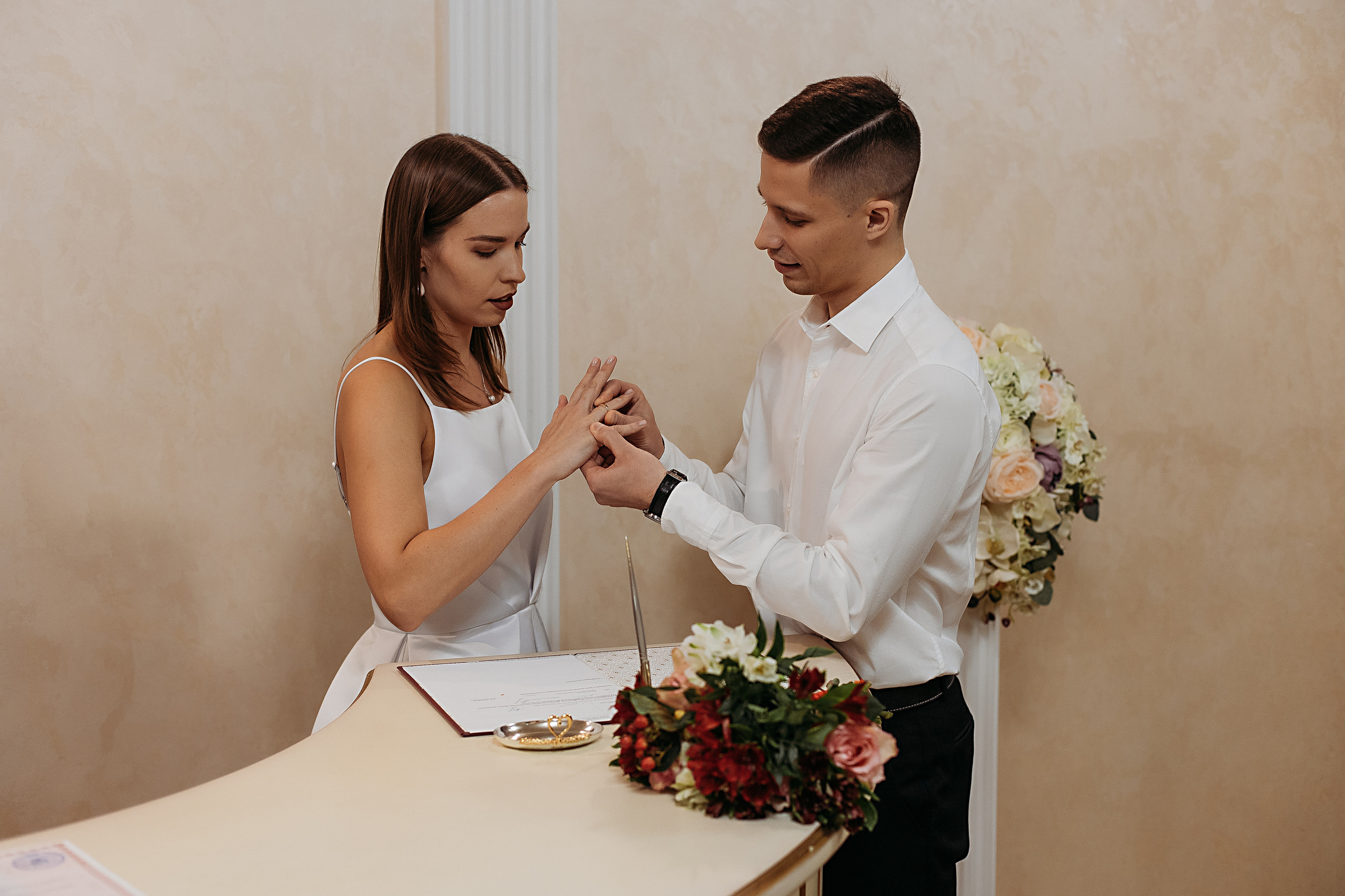 ЗАГС на Кирова. Семейный фотограф Тюмень, фотограф на роды Салмина Мария