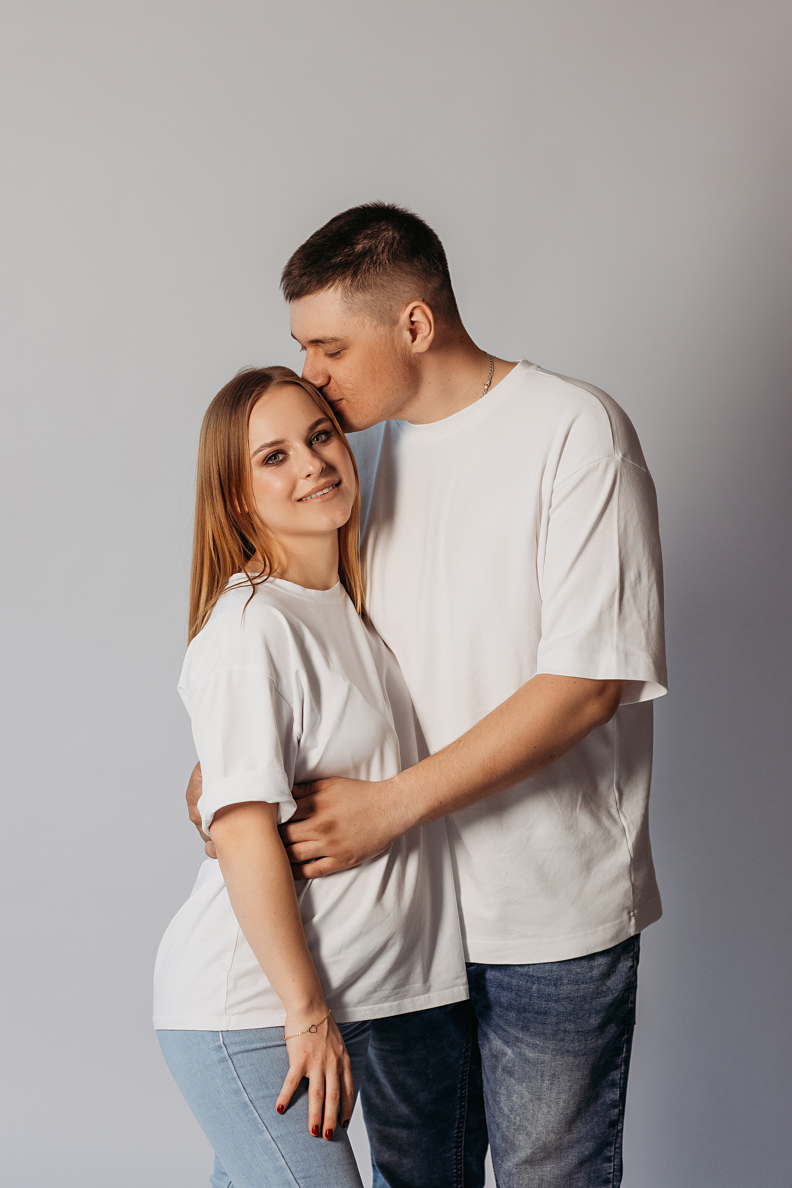 На фотофонах. Семейный фотограф Тюмень, фотограф на роды Салмина Мария