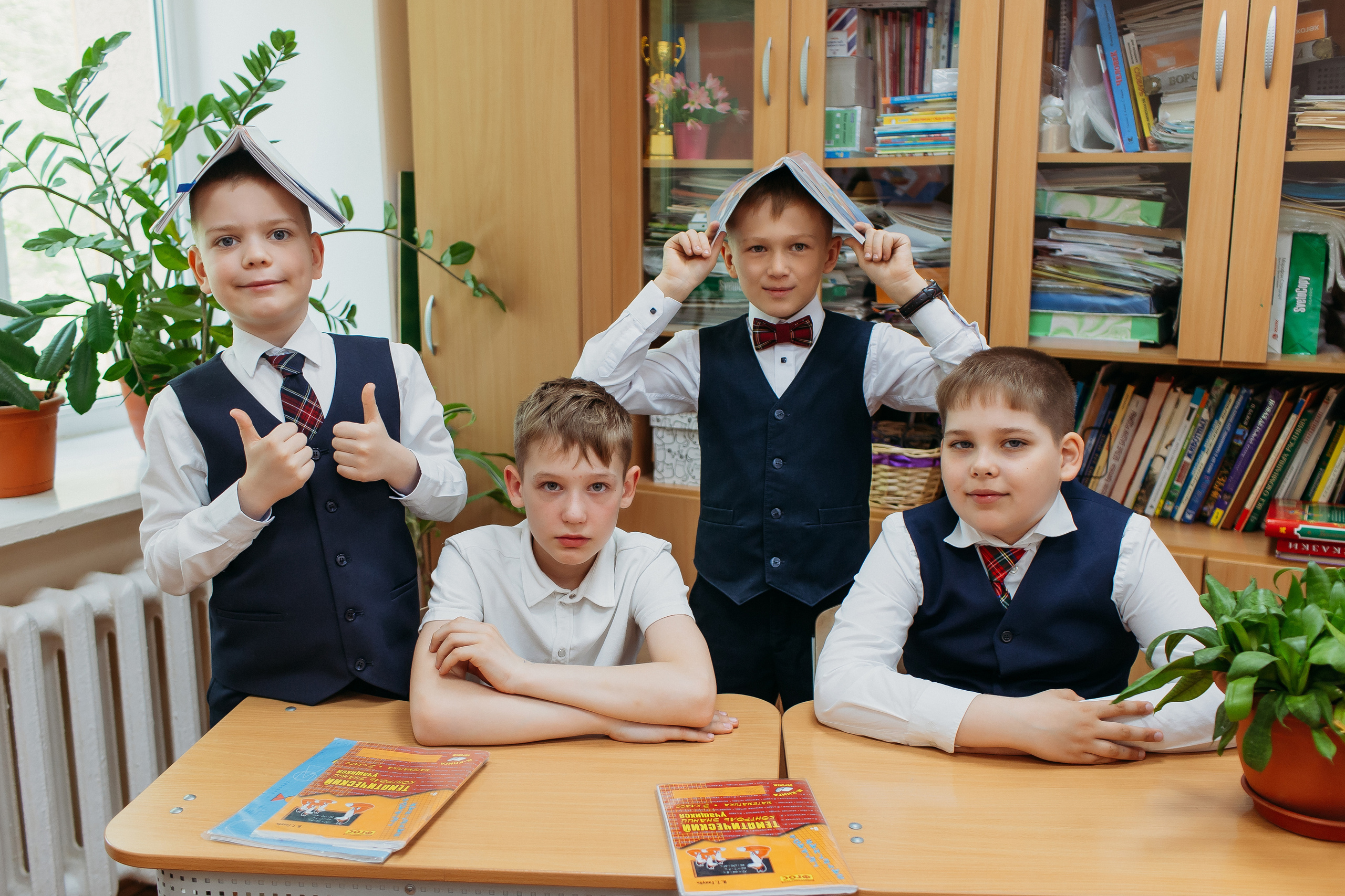 Школа 2 класс. Семейный фотограф Тюмень, фотограф на роды Салмина Мария