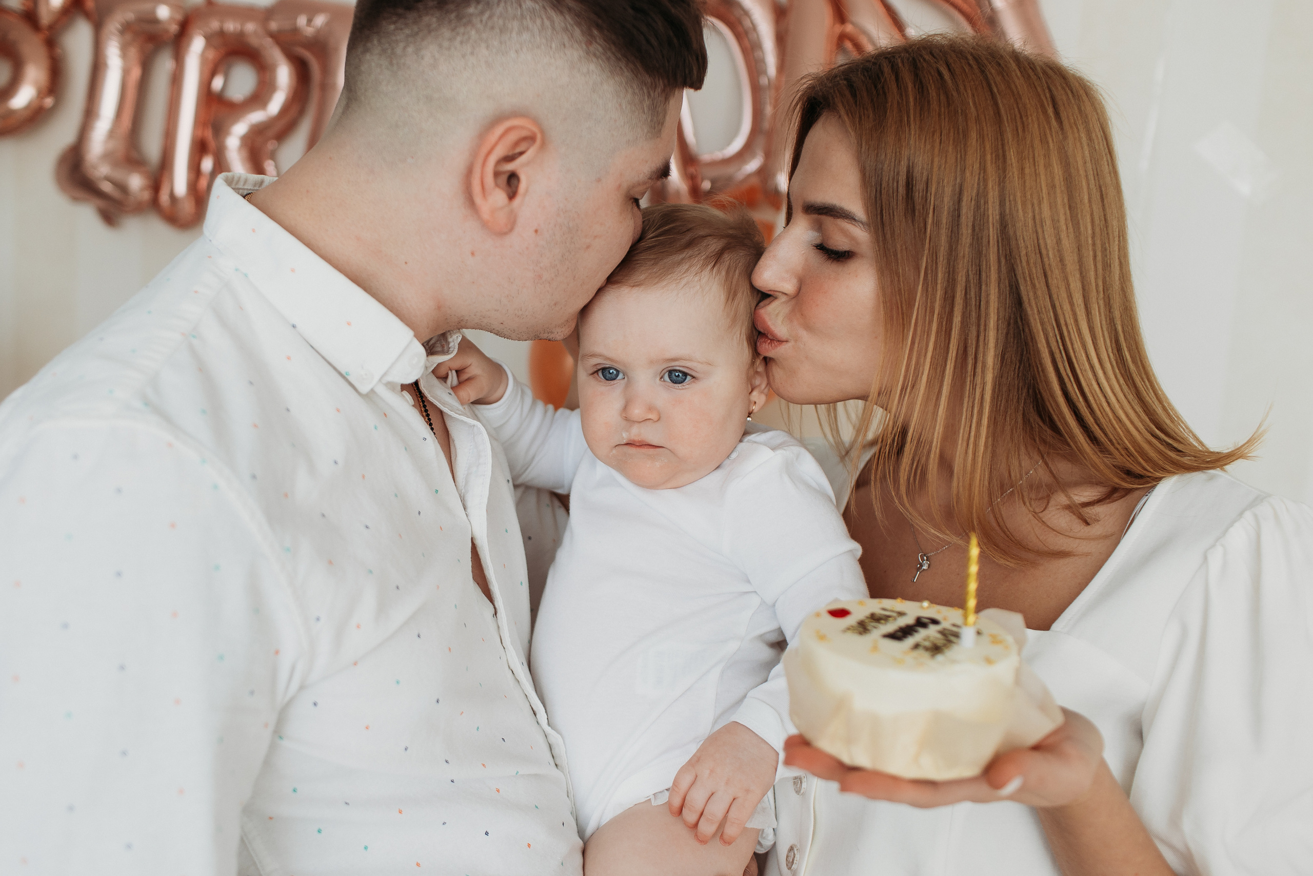 Годик. Семейный фотограф Тюмень, фотограф на роды Салмина Мария