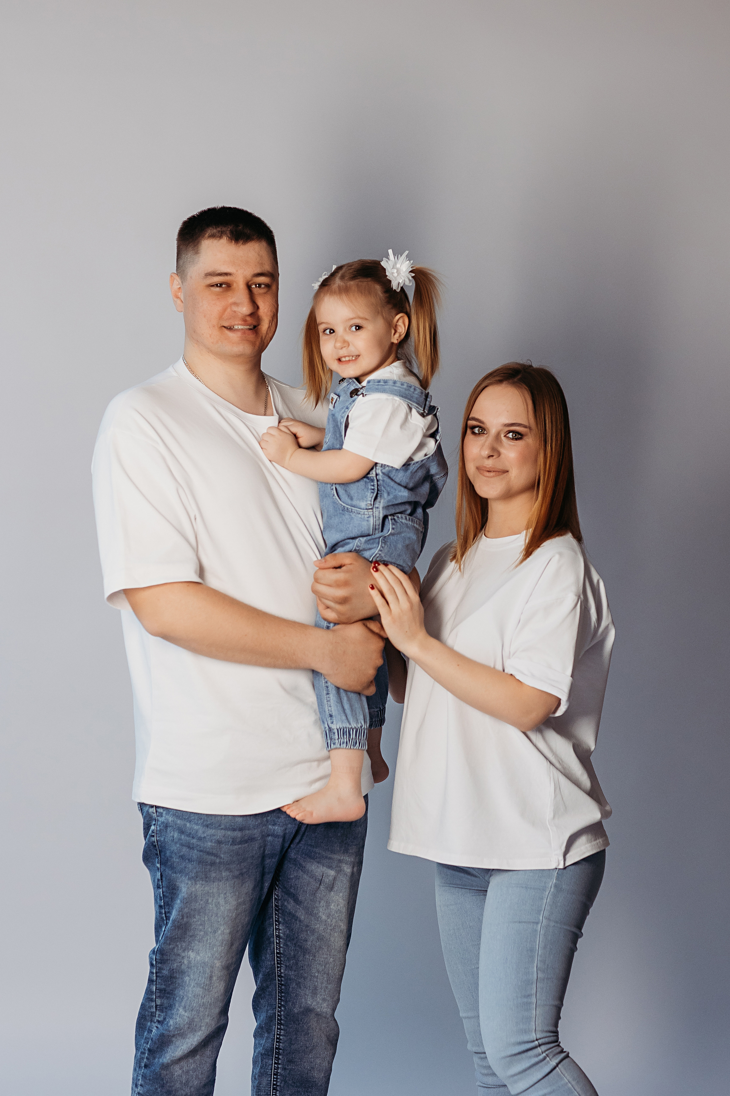 На фотофонах. Семейный фотограф Тюмень, фотограф на роды Салмина Мария