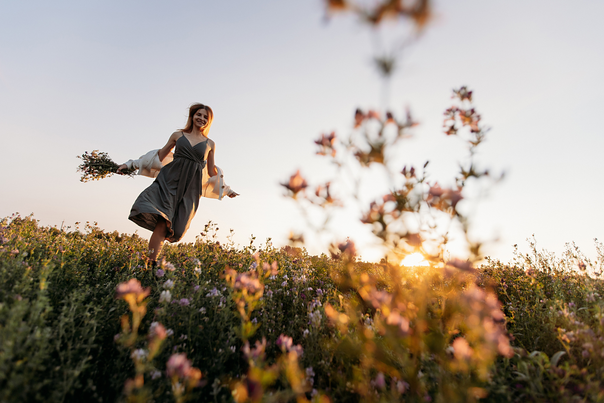 Поле. Семейный фотограф Тюмень, фотограф на роды Салмина Мария