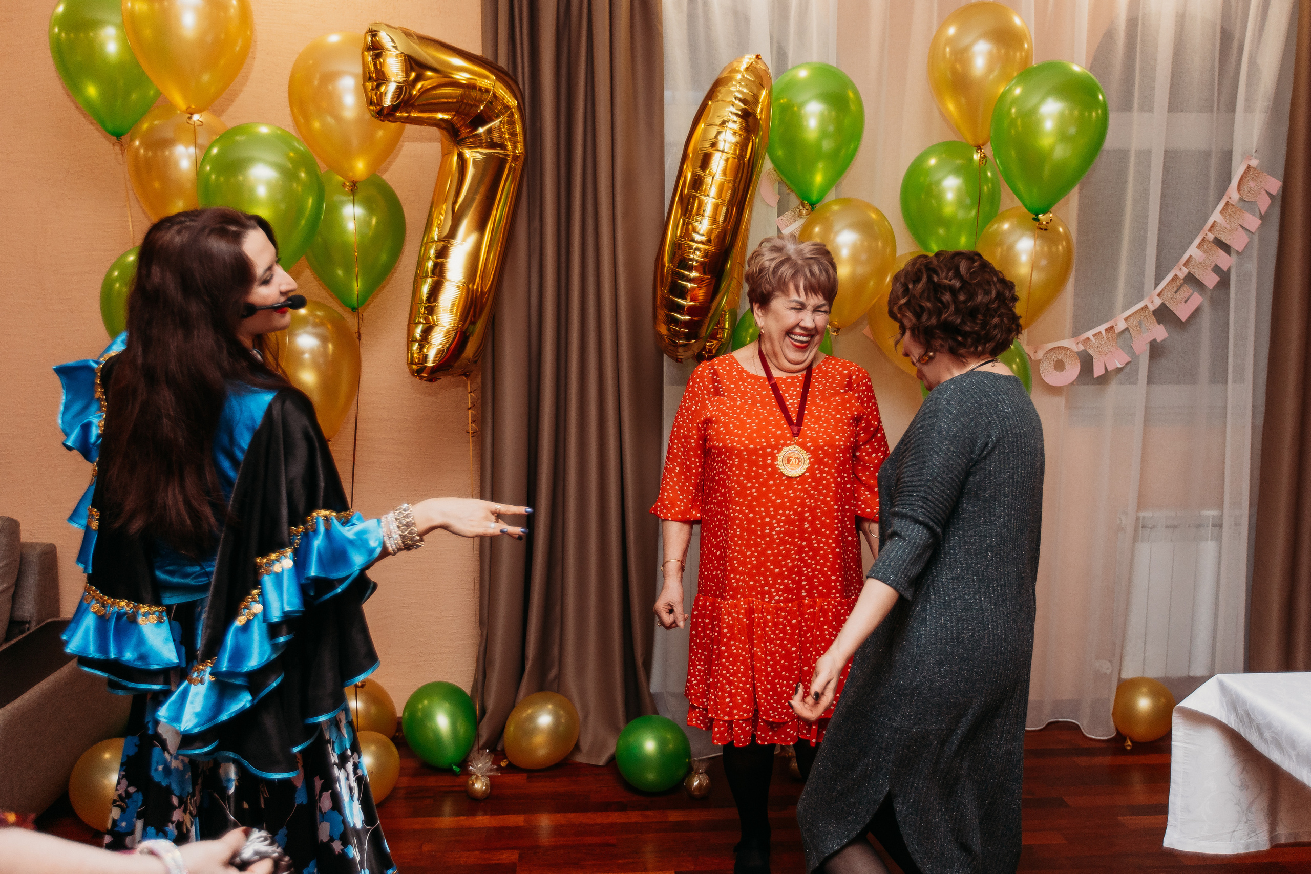 Банкет. Семейный фотограф Тюмень, фотограф на роды Салмина Мария