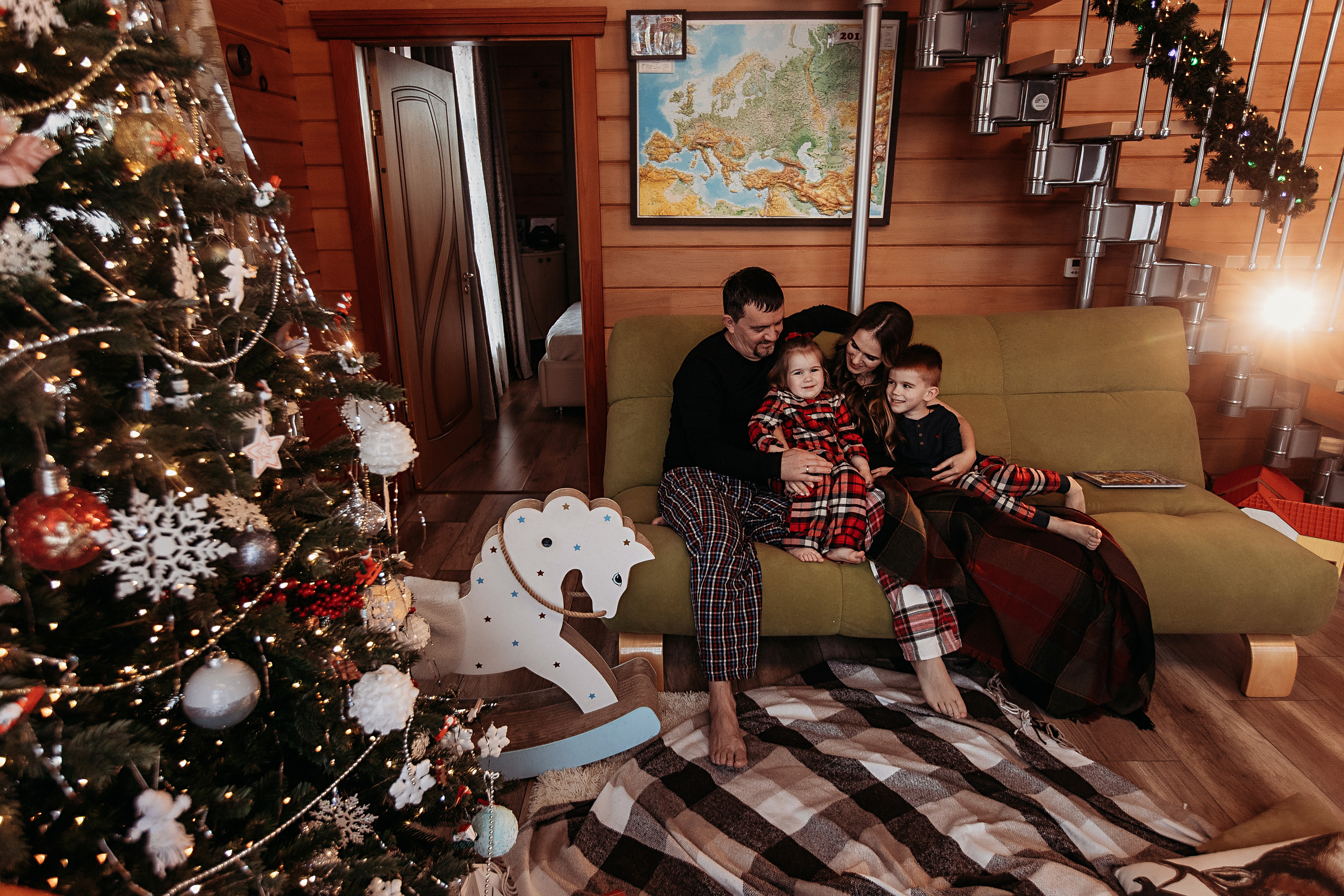 Тёплый новый год. Семейный фотограф Тюмень, фотограф на роды Салмина Мария