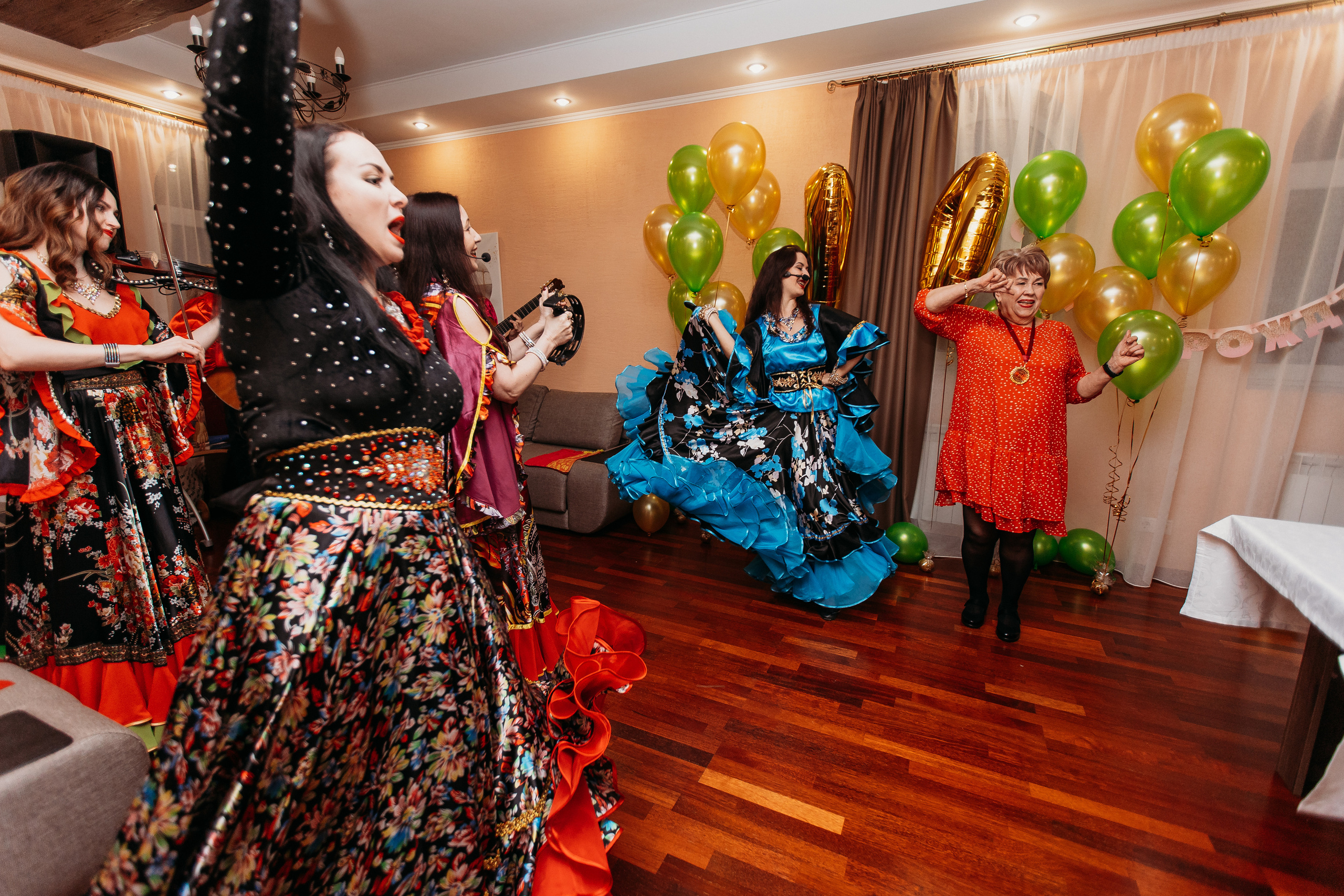 Банкет. Семейный фотограф Тюмень, фотограф на роды Салмина Мария