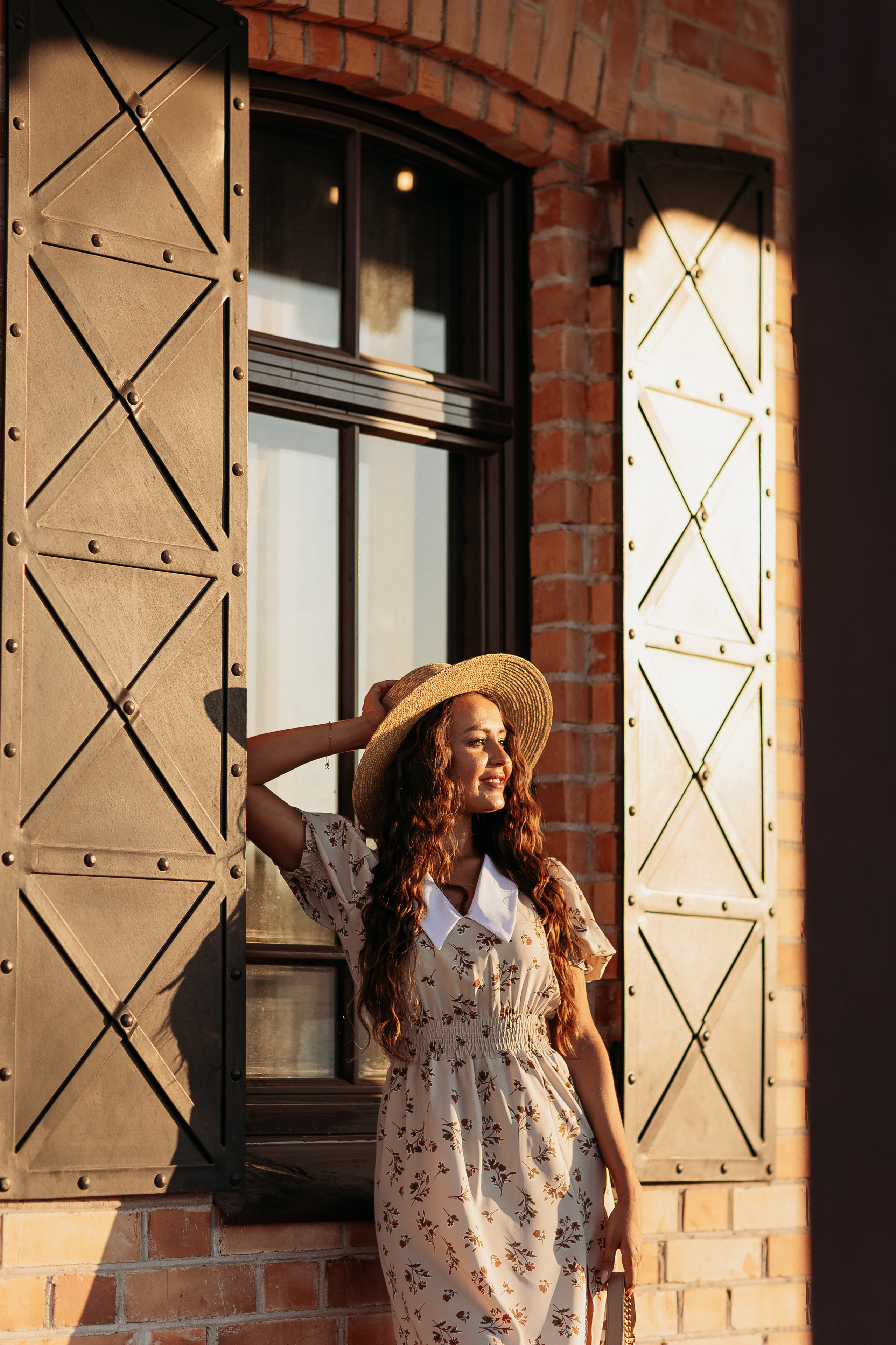 Набережная на закате. Семейный фотограф Тюмень, фотограф на роды Салмина Мария