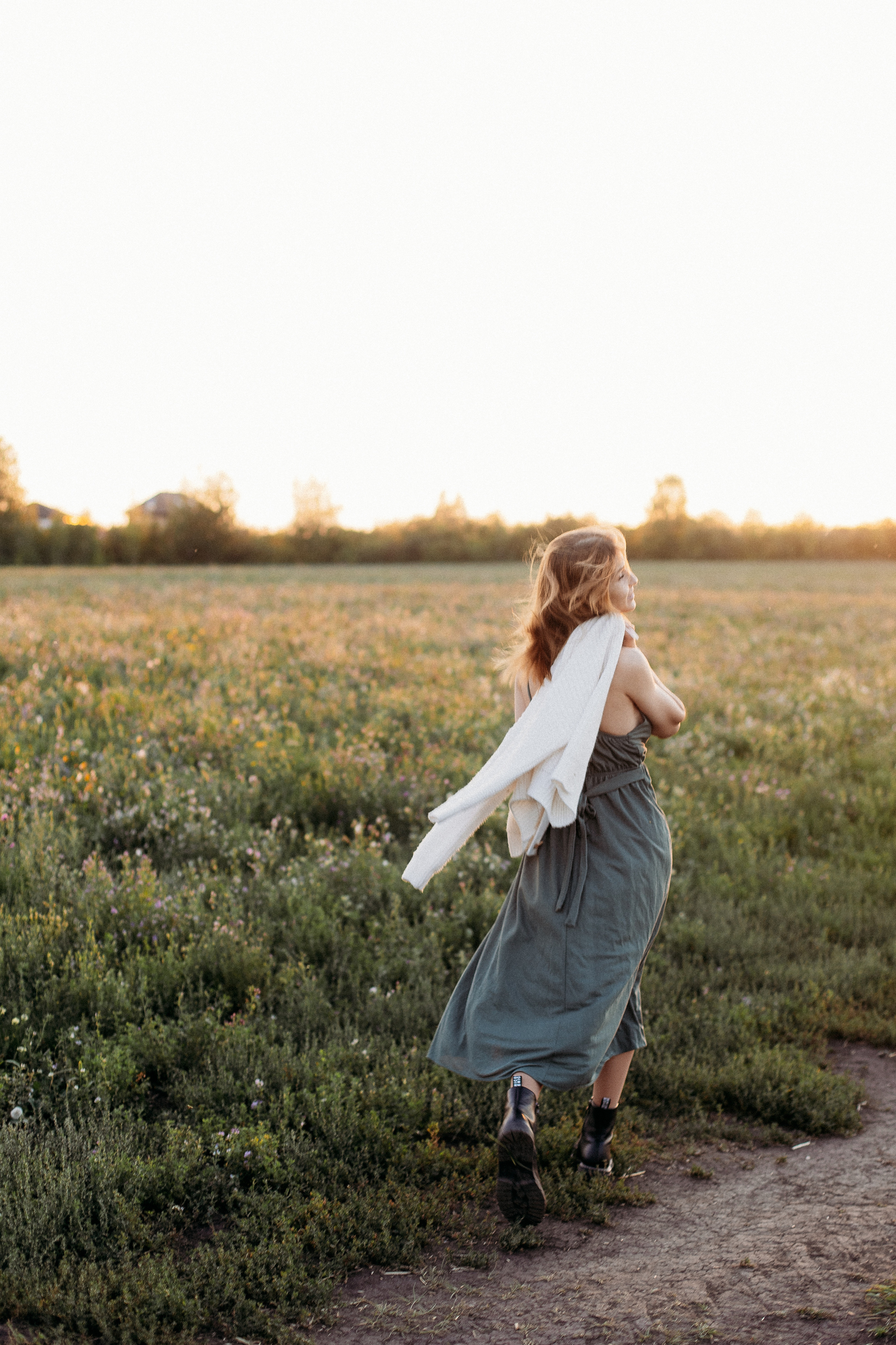 Поле. Семейный фотограф Тюмень, фотограф на роды Салмина Мария