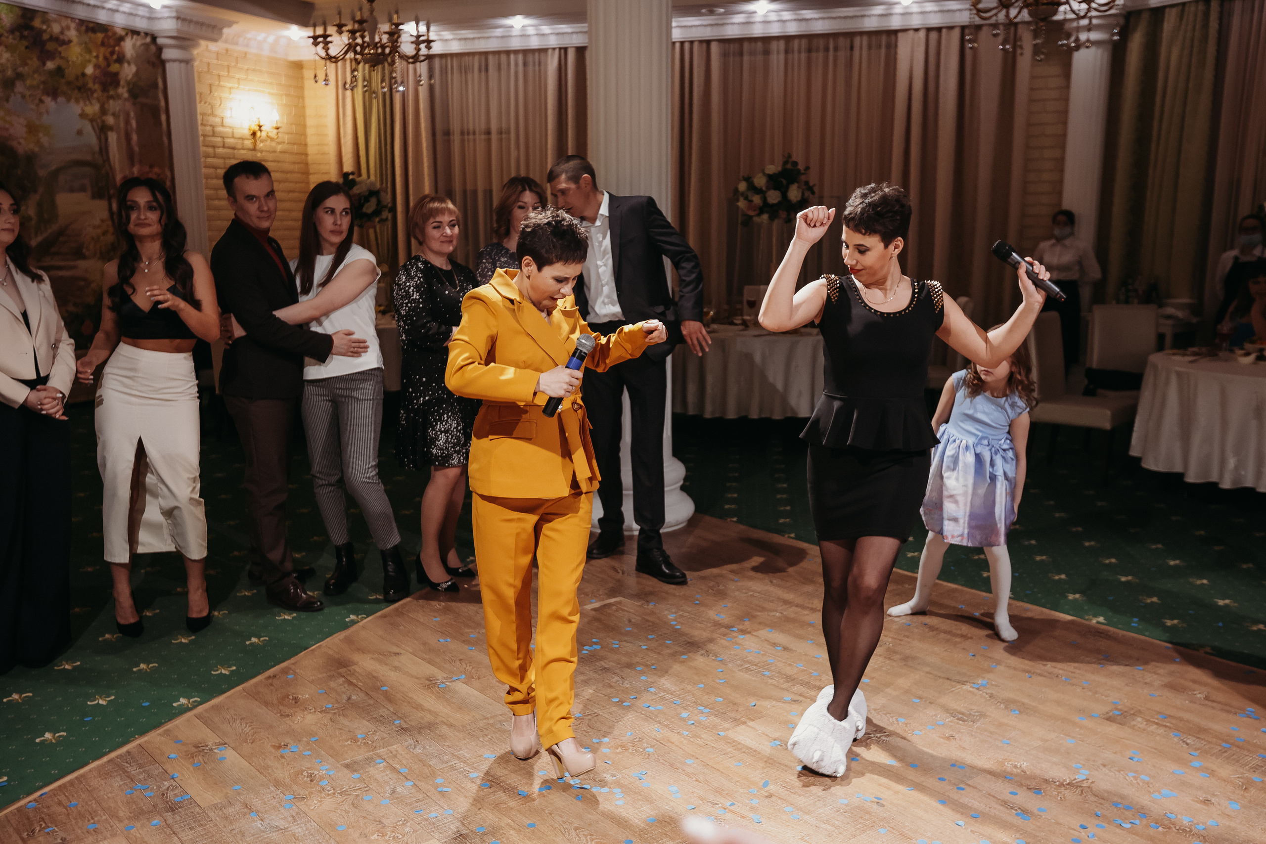 Банкет. Семейный фотограф Тюмень, фотограф на роды Салмина Мария