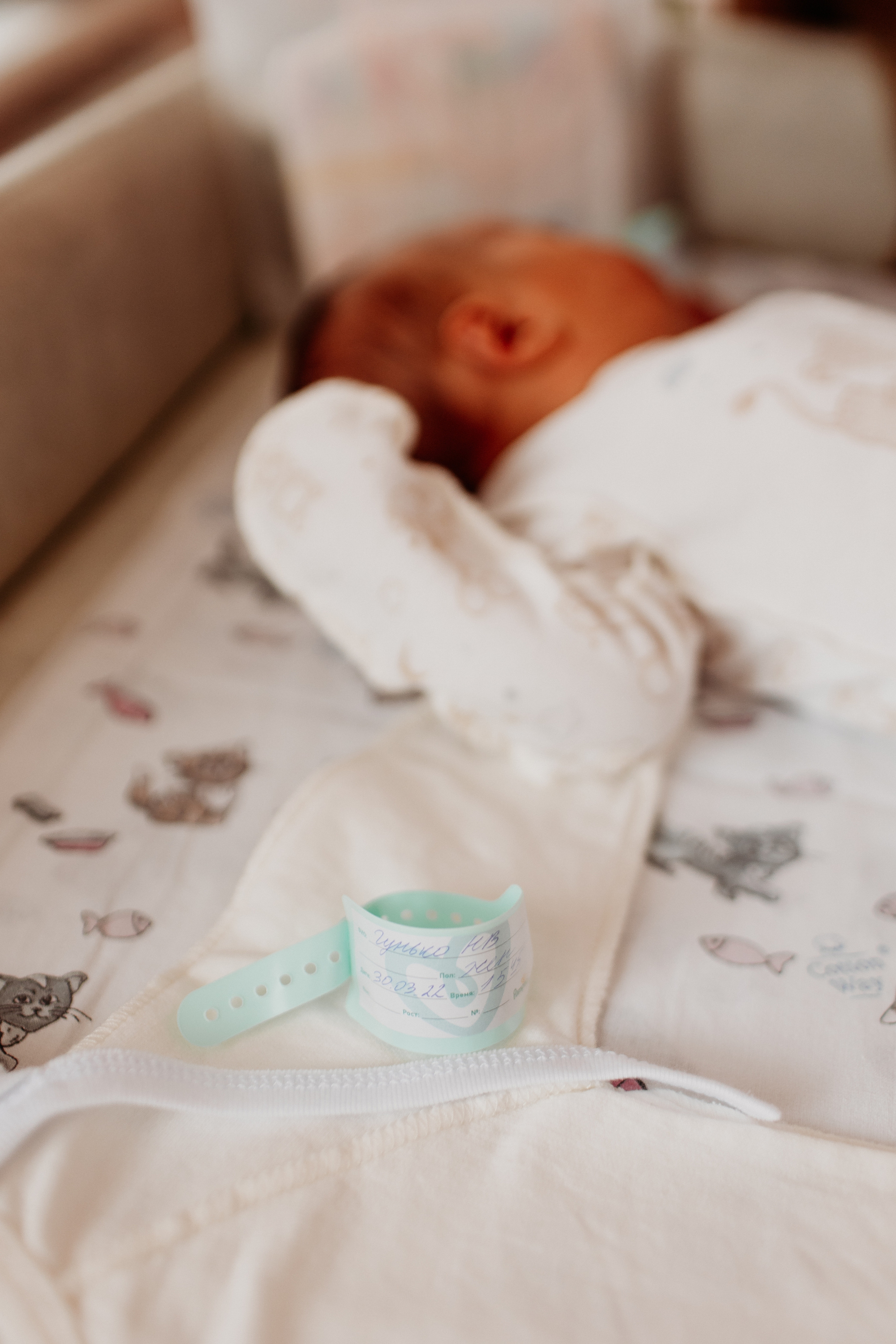 Выписка с палатой. Семейный фотограф Тюмень, фотограф на роды Салмина Мария