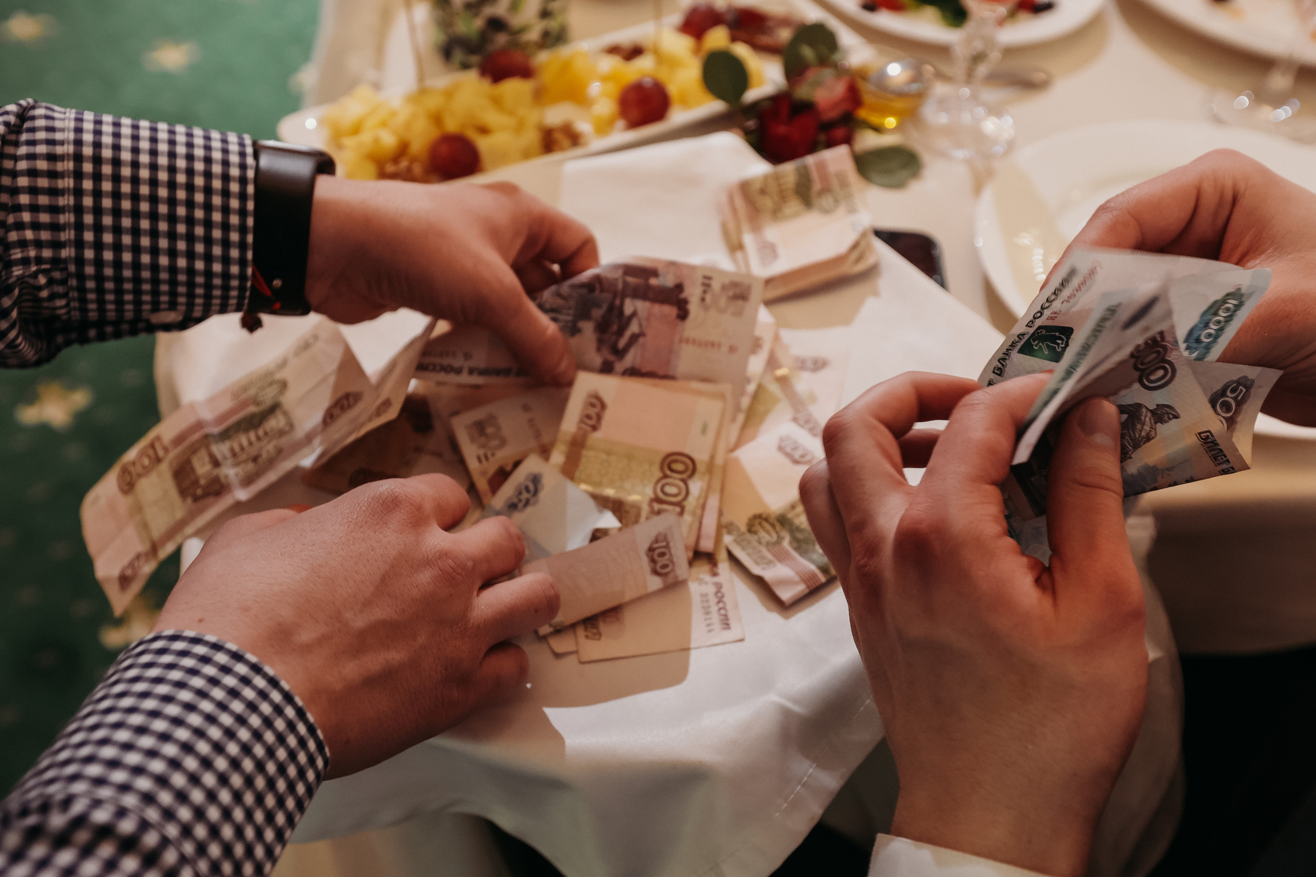 Банкет. Семейный фотограф Тюмень, фотограф на роды Салмина Мария