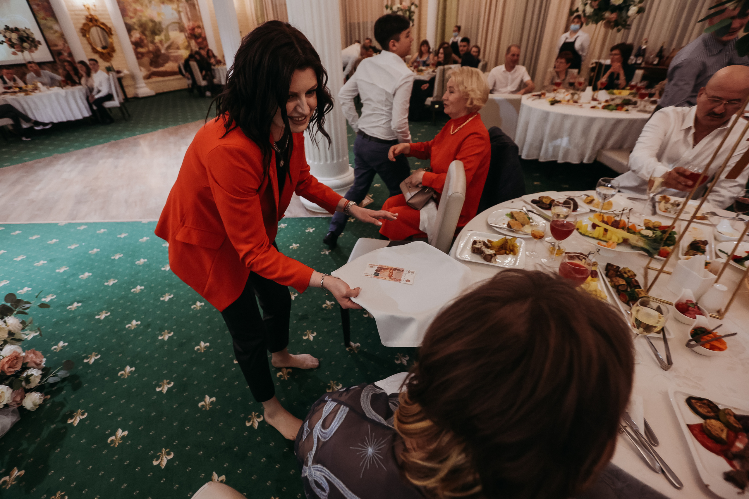Банкет. Семейный фотограф Тюмень, фотограф на роды Салмина Мария