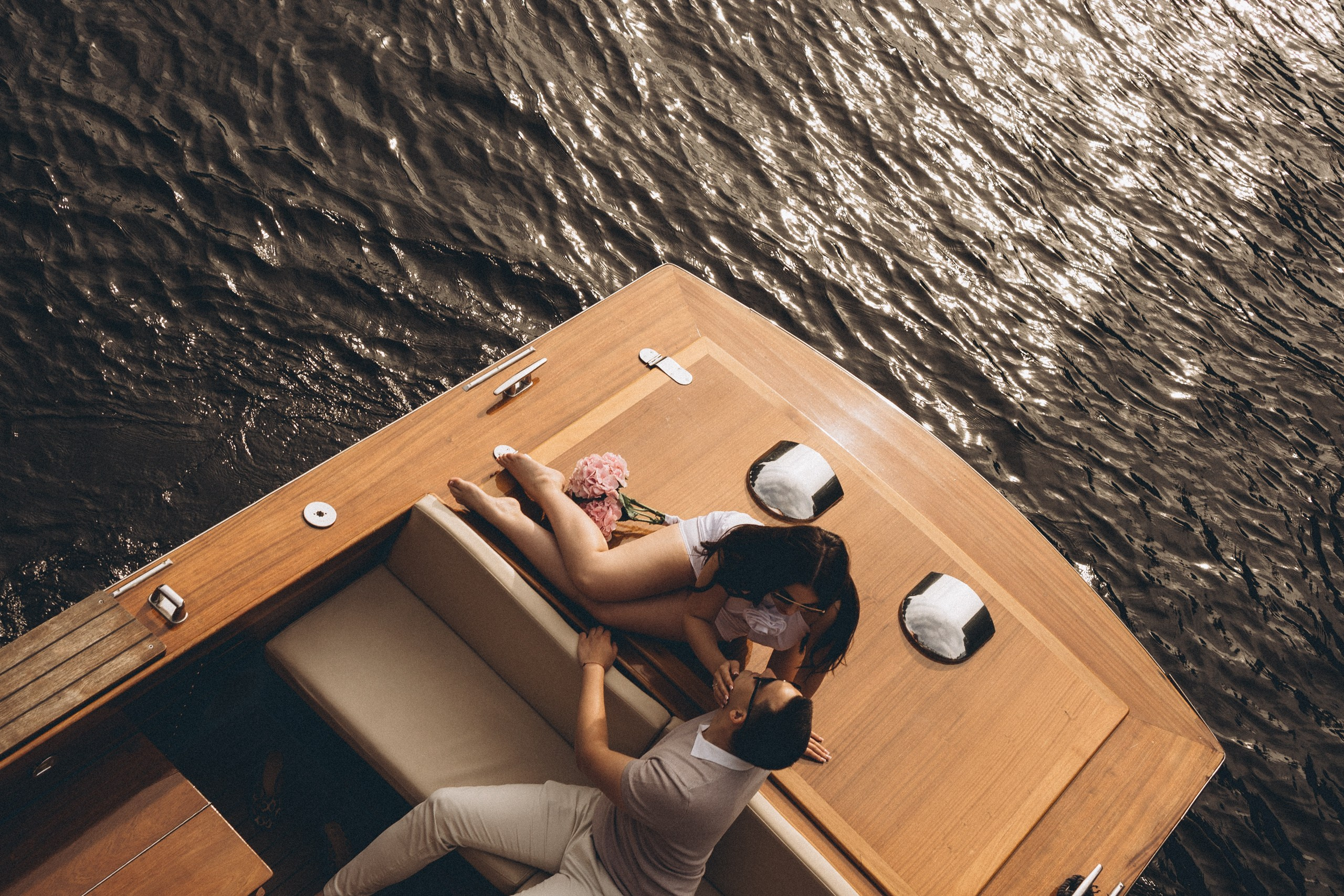 СВАДЕНБНАЯ СЬЕМКА НА КАТЕРЕ ПО КАНАЛАМ САНКТ-ПЕТЕРБУРГА И В АКВАТОРИИ НЕВЫ. Профессиональный фотограф, Санкт-Петербург — Виктория Богомолова