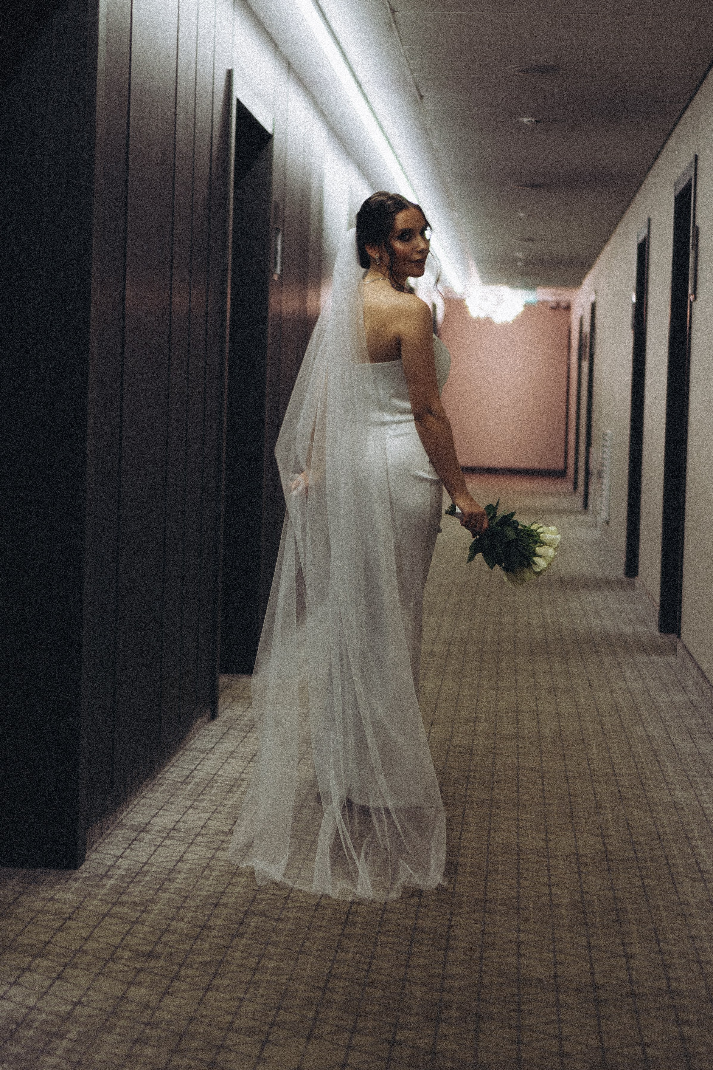 СВАДЕБНАЯ СЬЕМКА СБОРОВ ЖЕНИХА И НЕВЕСТЫ В ОТЕЛЕ И ТАКЖЕ ФОТОСЕССИИЯ В ОТЕЛЕЕ МЕГАПОЛИС БРЯНСК. Профессиональный фотограф, Санкт-Петербург — Виктория Богомолова