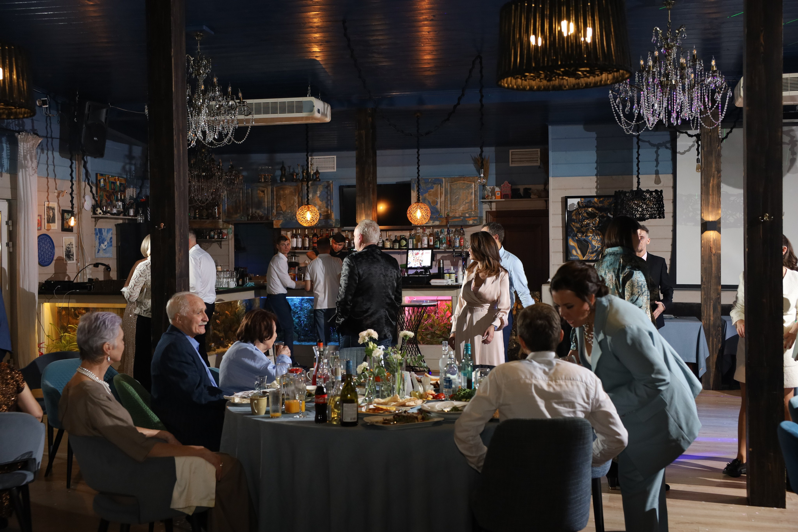 𝒜𝓇𝓉𝑒𝓂 & 𝐿𝓎𝓊𝓈𝓎𝒶 (𝓇𝑒𝓈𝓉𝒶𝓊𝓇𝒶𝓃𝓉). 𝑀𝑜𝓈𝒸𝑜𝓌. Свадебный фотограф в Санкт-Петербурге