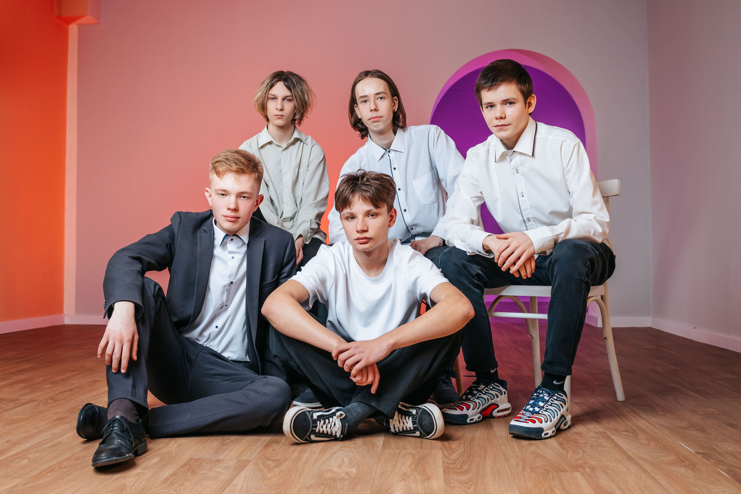 Студия школьной фотографии. Фотостудия выпускных альбомов в Твери. Студия школьной фотографии в Твери. Выпускные альбомы в Твери