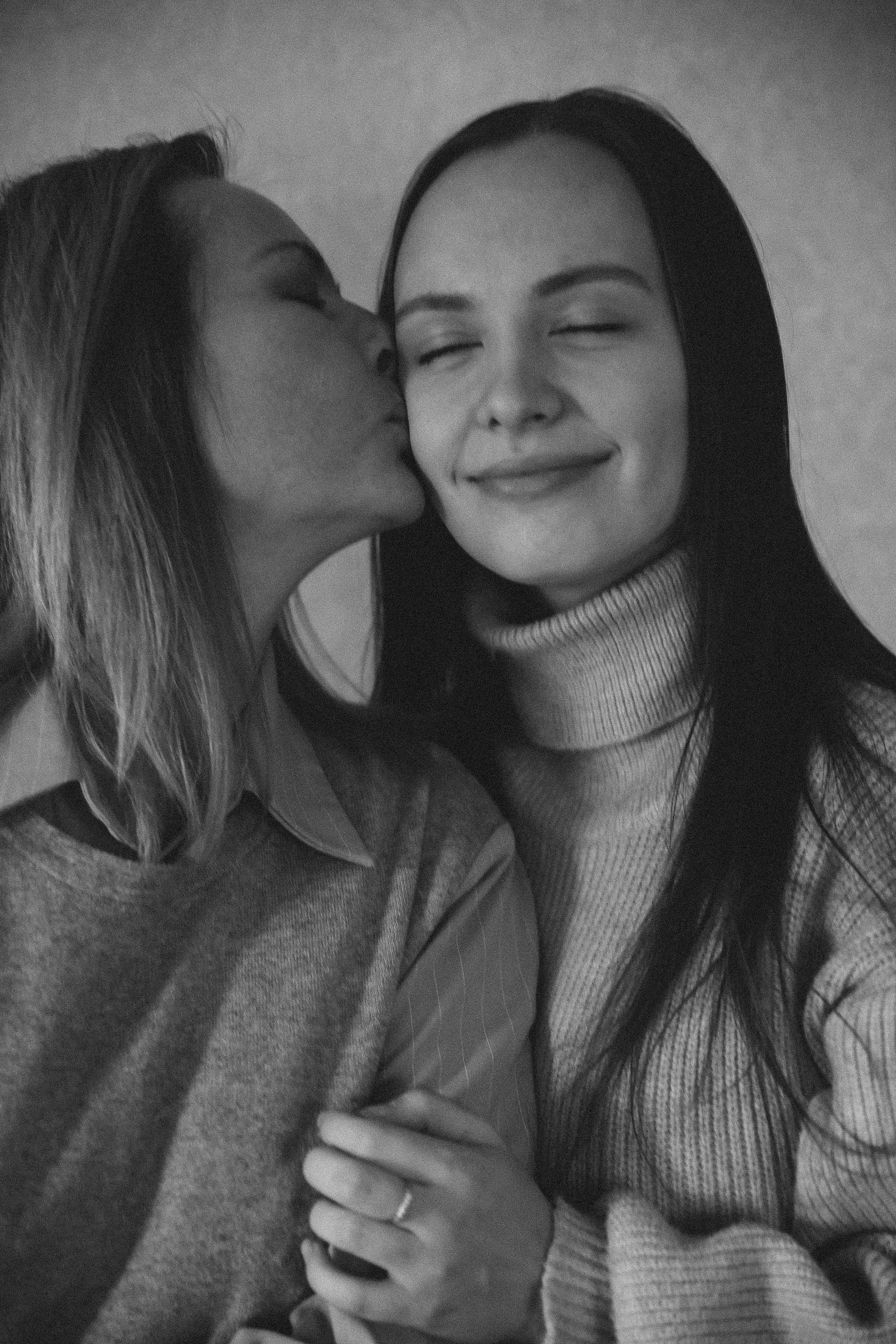 Семейная фотосессия домашняя фотосессия бабушка в гостях у бабушки. Фотограф Владимир Москва