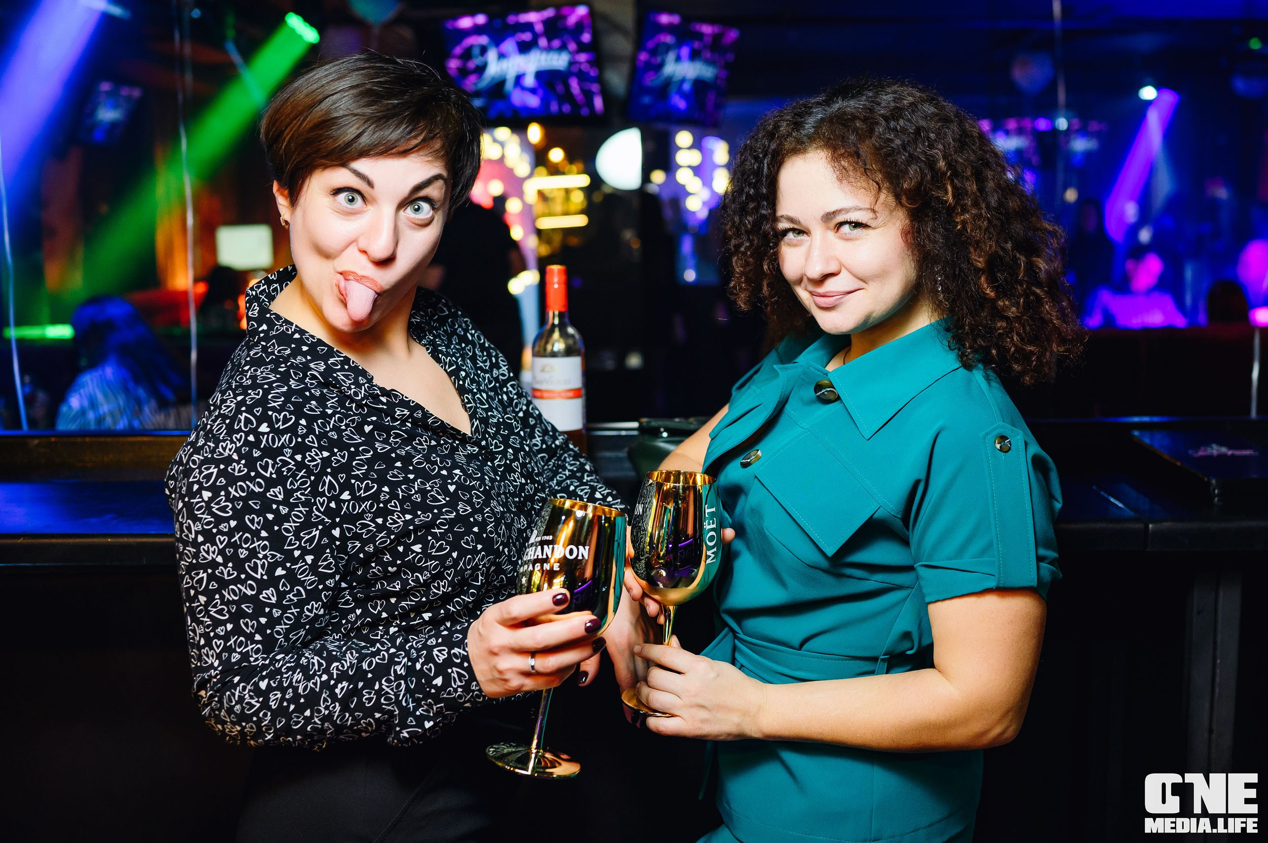 Фотоотчет с с 8 марта в караоке-клубе Эйфория. One Media Life: фоторепортажи, фотоотчеты с мероприятий и заведений