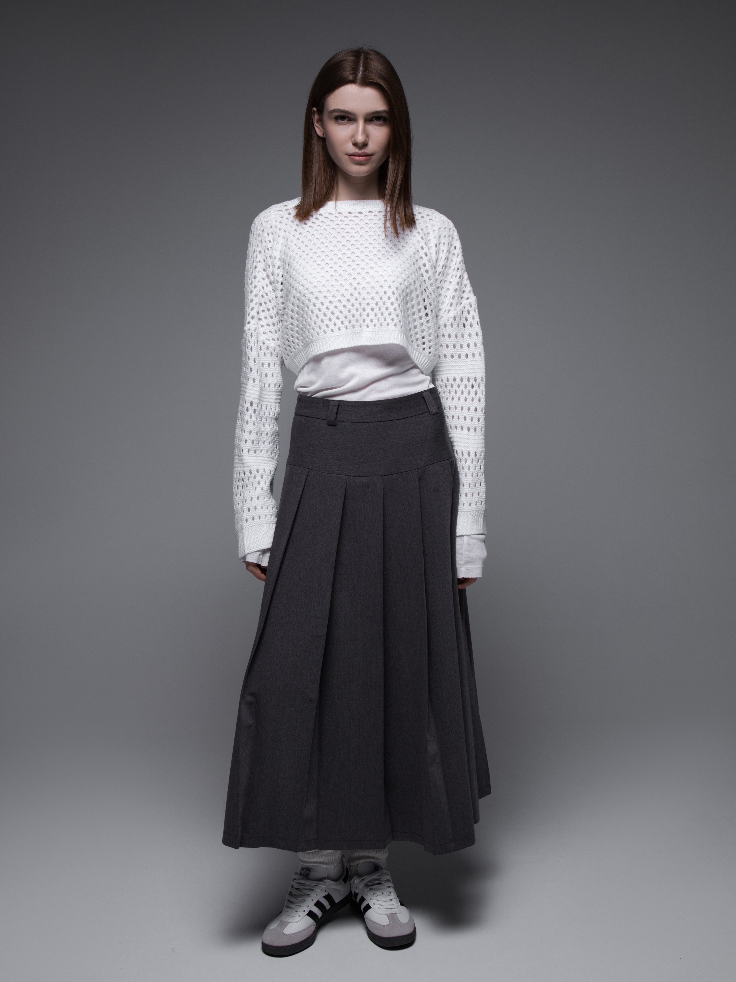 КАТАЛОГ | серый фон. RUNA production — стильные съемки для брендов