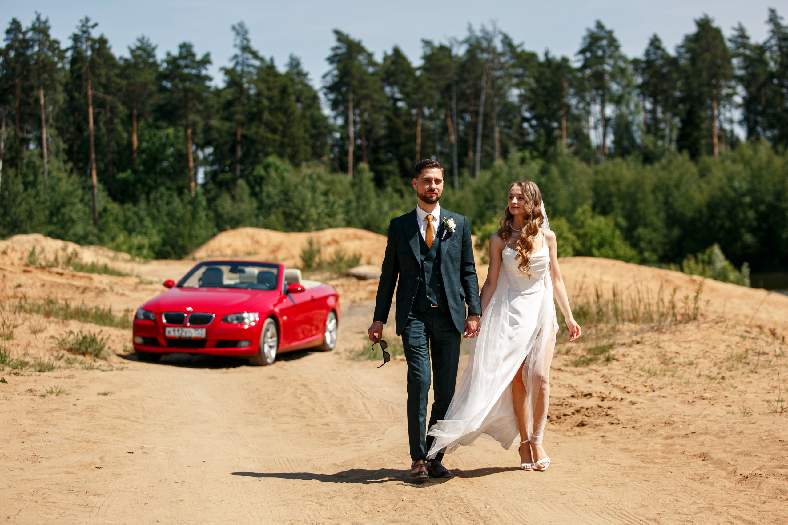 Свадебная фотосессия с кабриолетом и в загородном клубе Artiland. Свадебный фотограф Москва и МО Сергей Киржаев