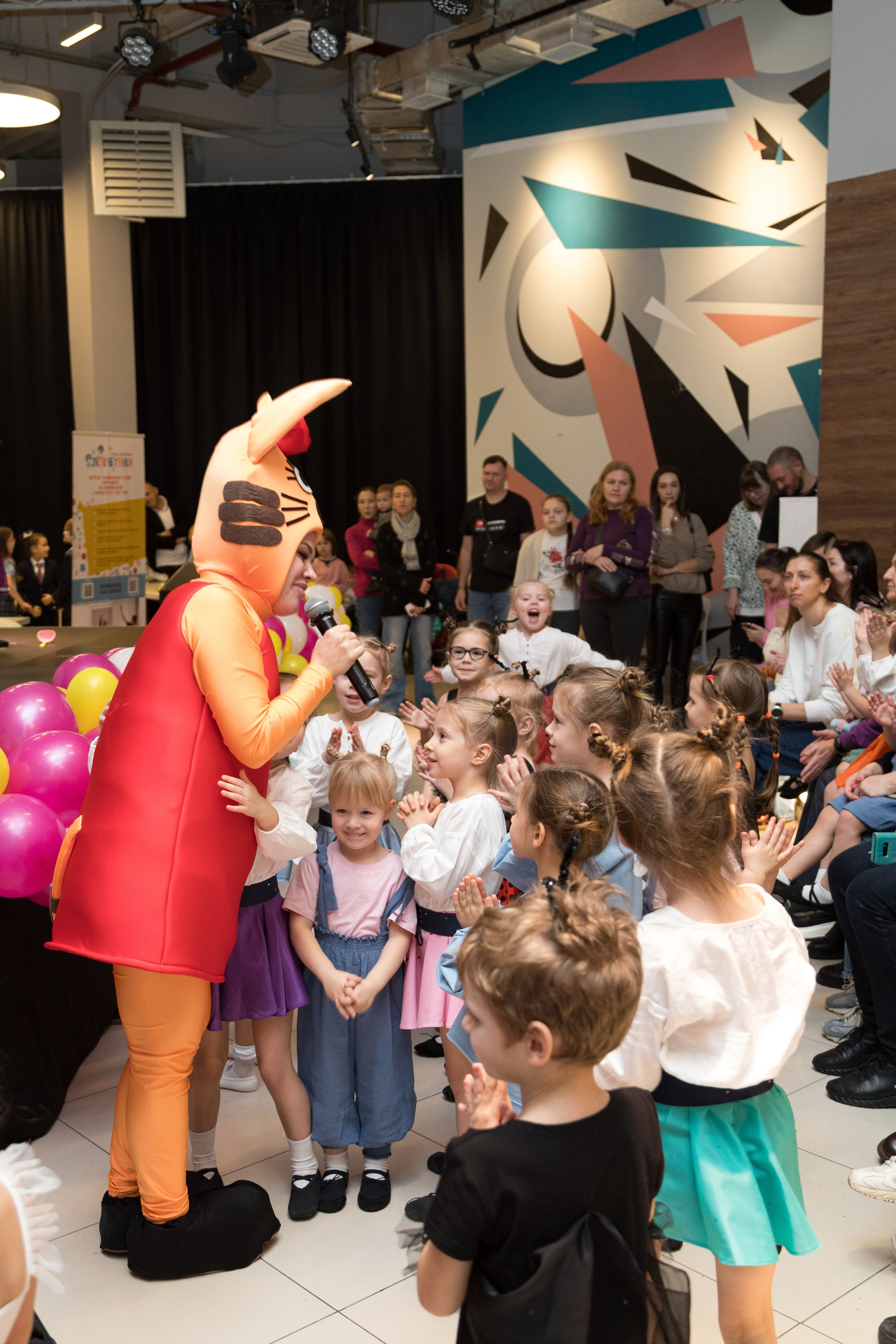 Отчетный концерт танцевального коллектива «ПЕТЕРБУРИКИ». Детский и контент фотограф Надя Волкова Санкт-Петербург