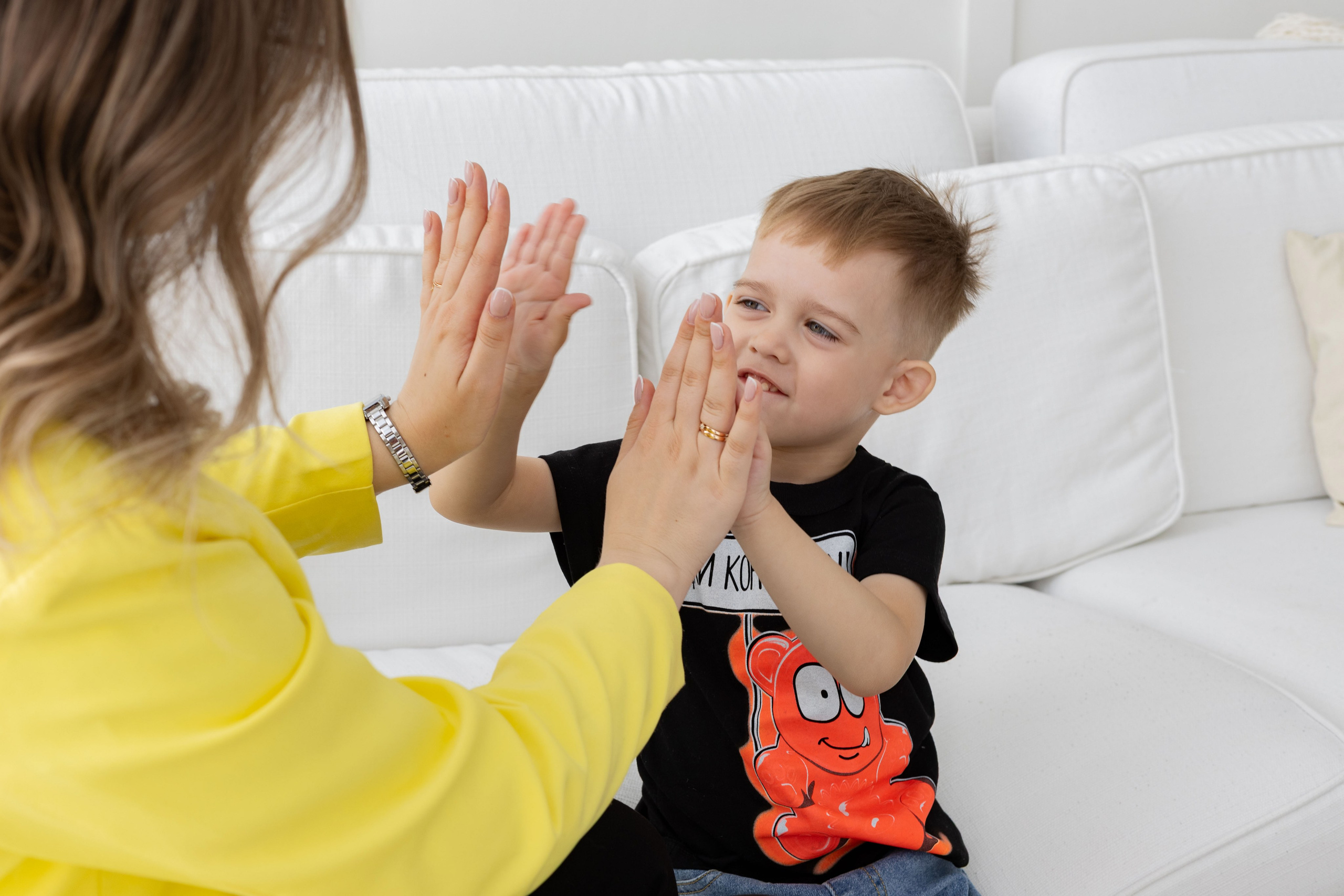 Семейная фотосессия в студии (Михаил, Крестина и Макар). Женский фотограф в Орске Новотроицке Динара Долганова