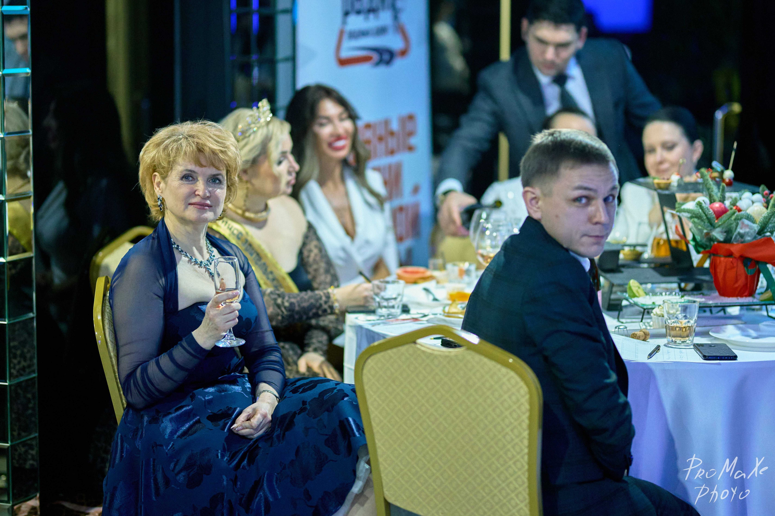 Зал КРАСА МАСС-МЕДИА ЧУВАШИИ. Владимир Суздалов (ProMaXe) — Портретный фотограф, тематические фотосессии в Чебоксарах