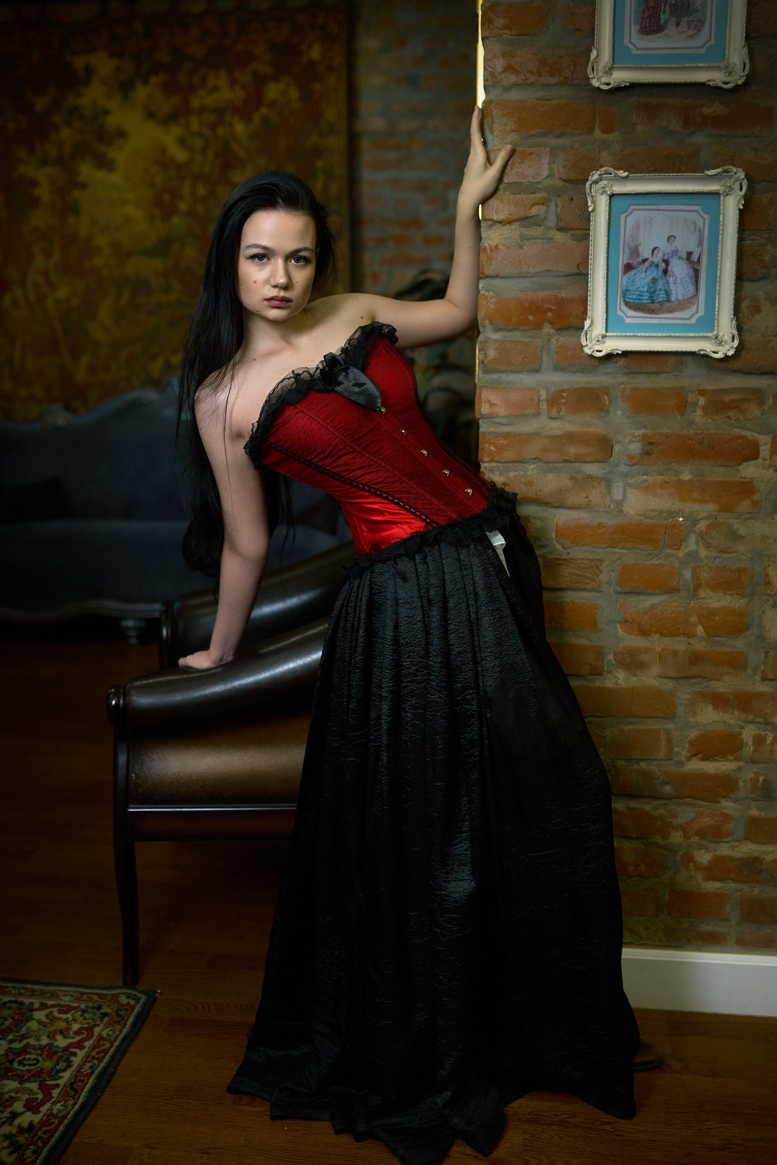 Фотосессия в библиотеке, винтажные платья, корсет. Чувашия, Чебоксары. Владимир Суздалов (ProMaXe) — Портретный фотограф, тематические фотосессии в Чебоксарах