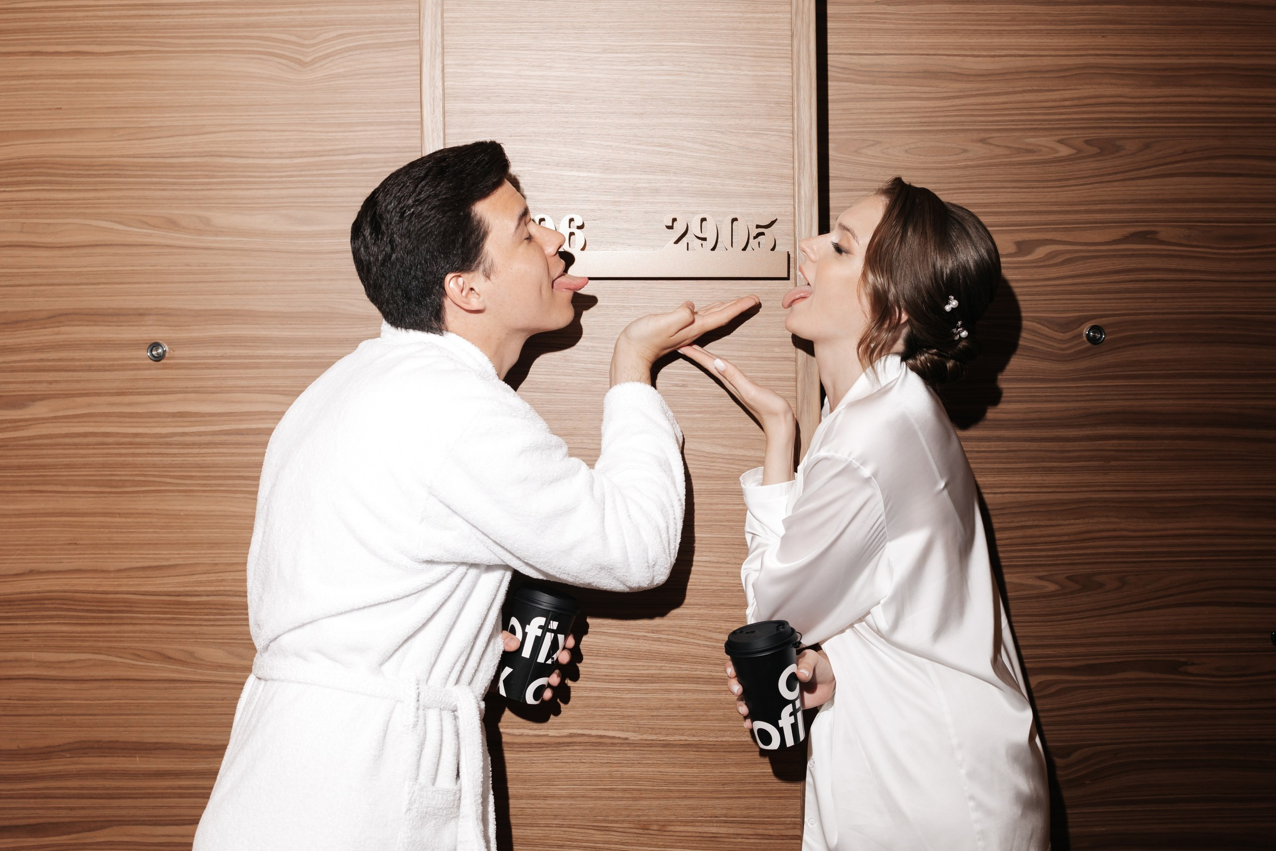 -Давай сделаем вид, что мы нормальные? -НЕТ. Свадебный фотограф Москва Мотеюнайте Виктория