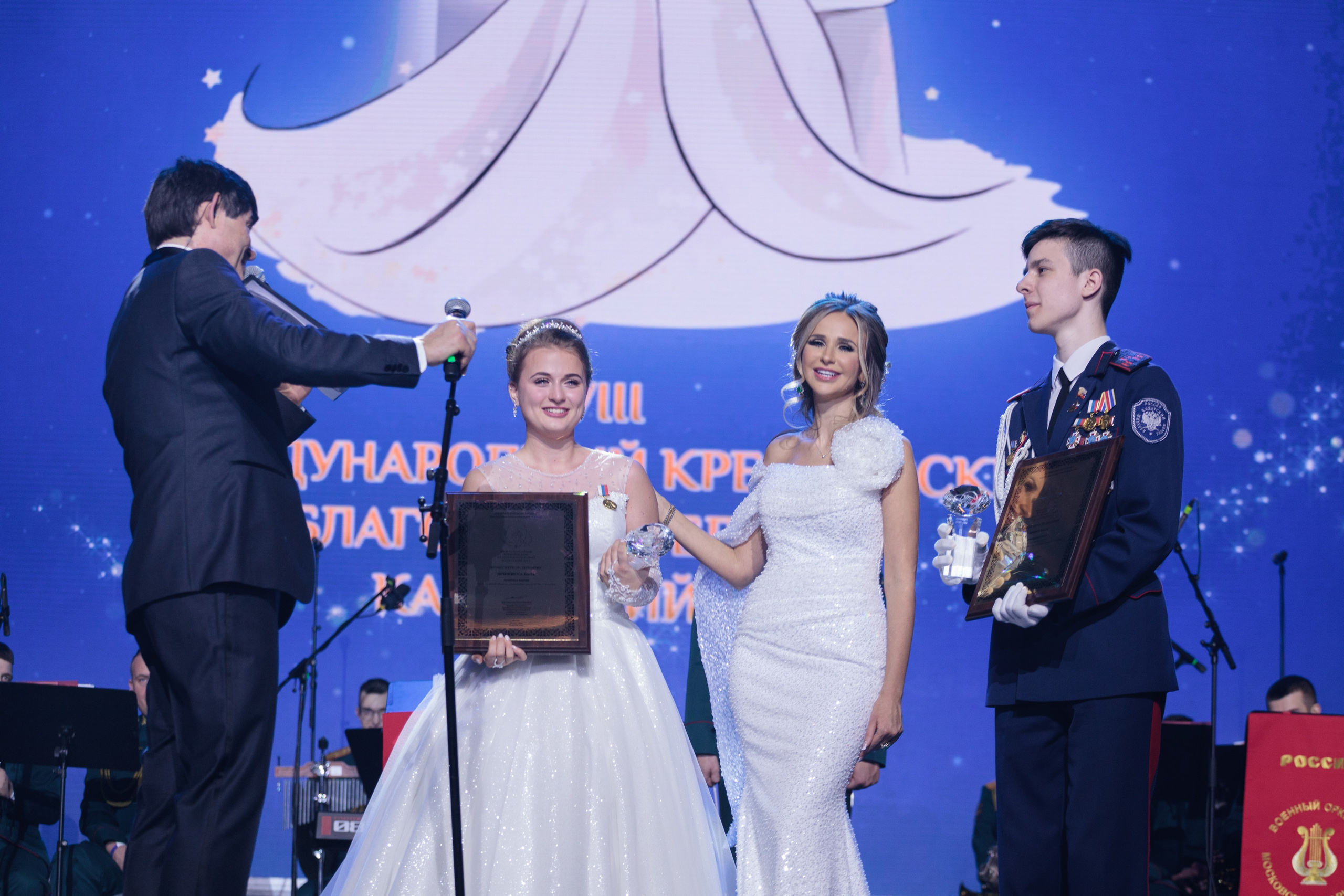 VIII «Международный Кремлёвский Благотворительный Кадетский Бал». Рекламный, предметный, репортажный, семейный фотограф и художник в Москве