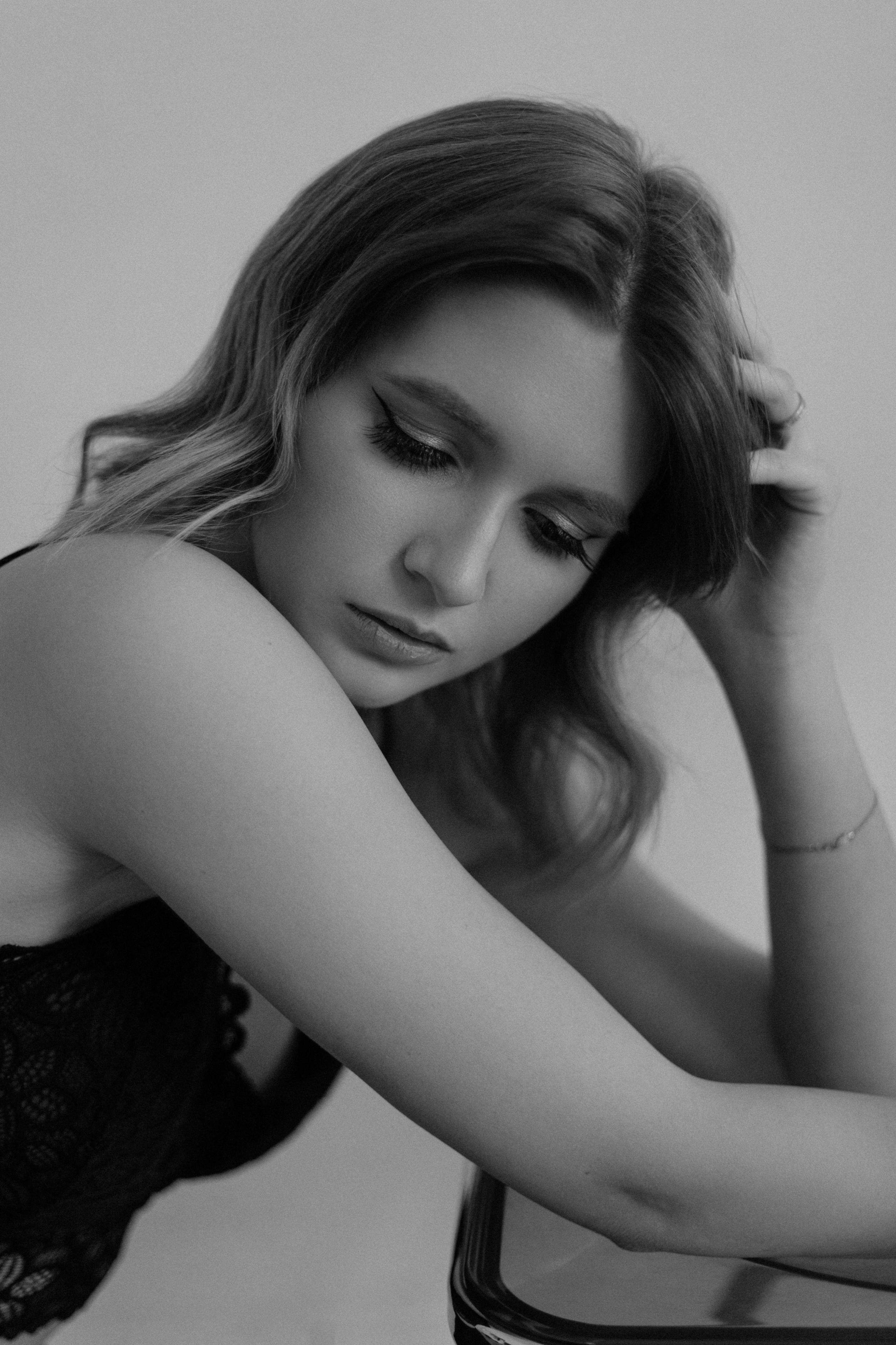 Индивидуальная фотосессия в студии. Сестры Карабаза. Фотографы и ретушеры в Москве и Санкт-Петербурге