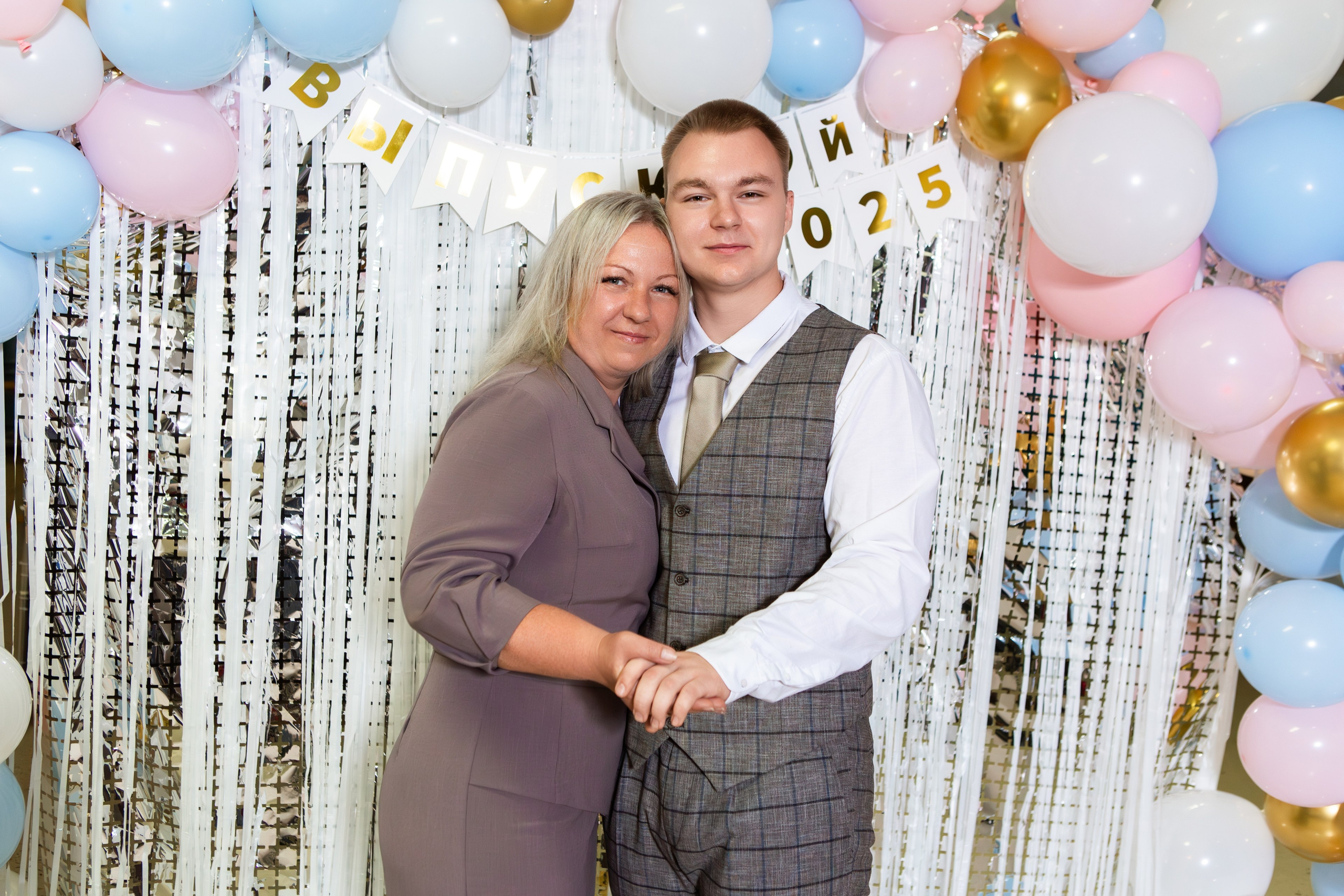 ФОТОСЕССИЯ С РОДИТЕЛЯМИ ВЫПУСКНОЙ 2025 9 ШКОЛА Г.МЦЕНСК. Профессиональный фотограф в Мценске и Орловской области