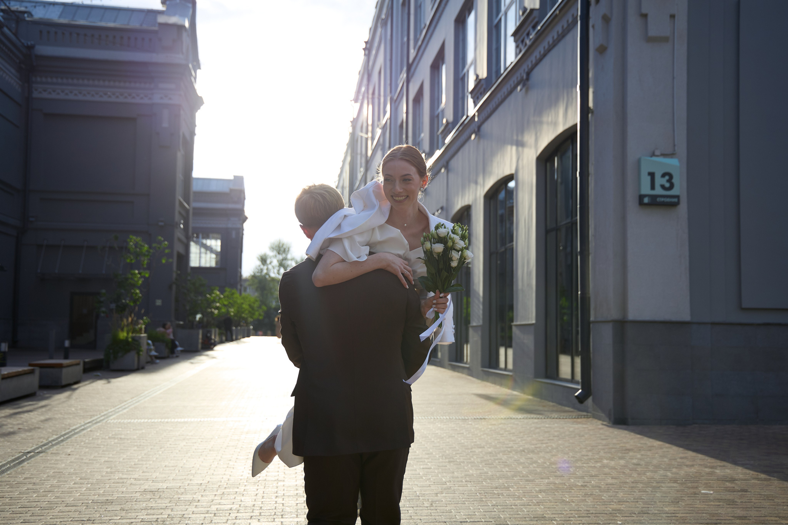 Савеловский ЗАГС и прогулка в БЦ «Фактория». Свадебный фотограф Кирилл Шустров