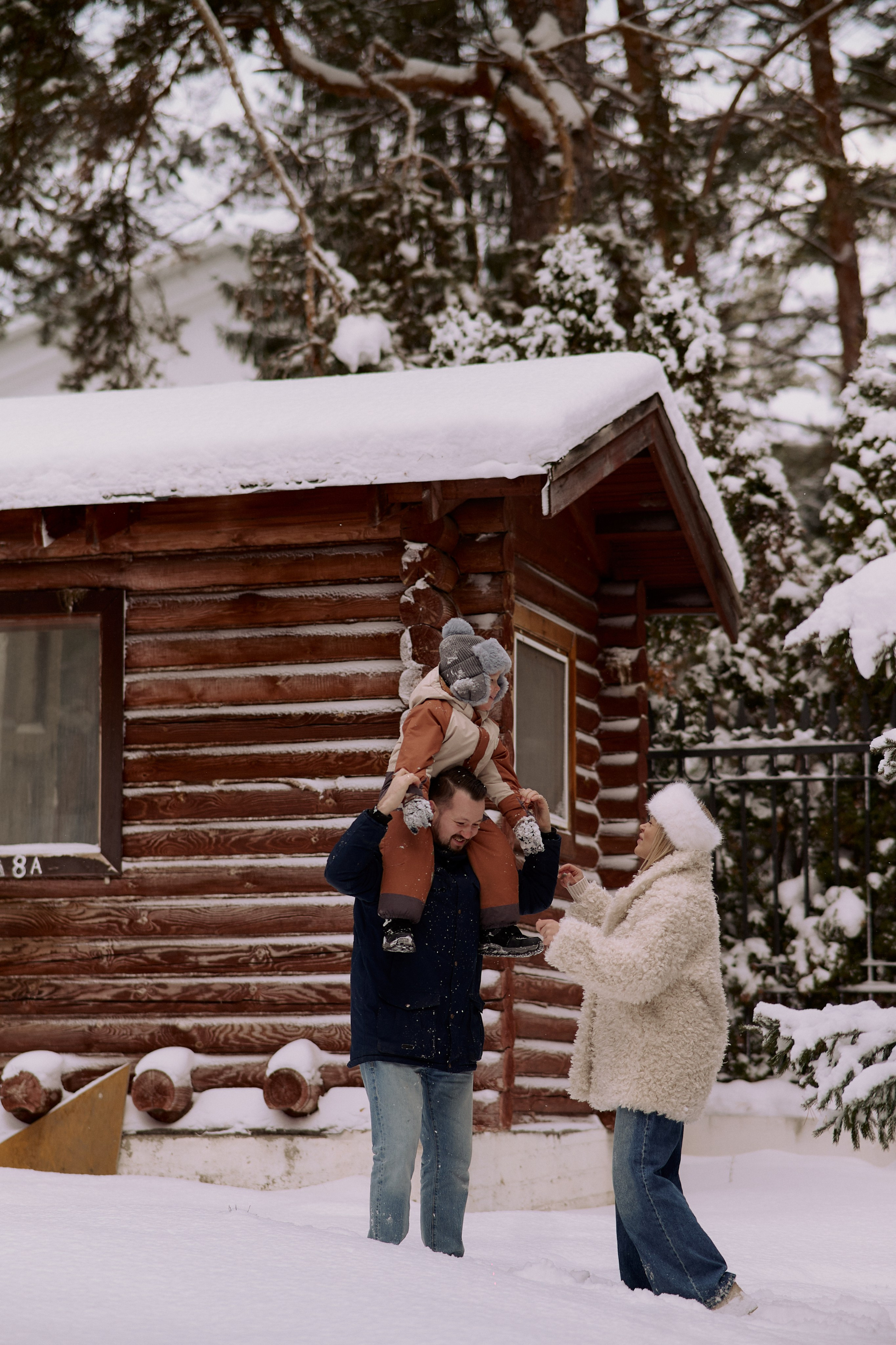 Паша, Света и Марк на зимней прогулке. Семейный и свадебный lifestyle-фотограф в Москве Мария Петрова