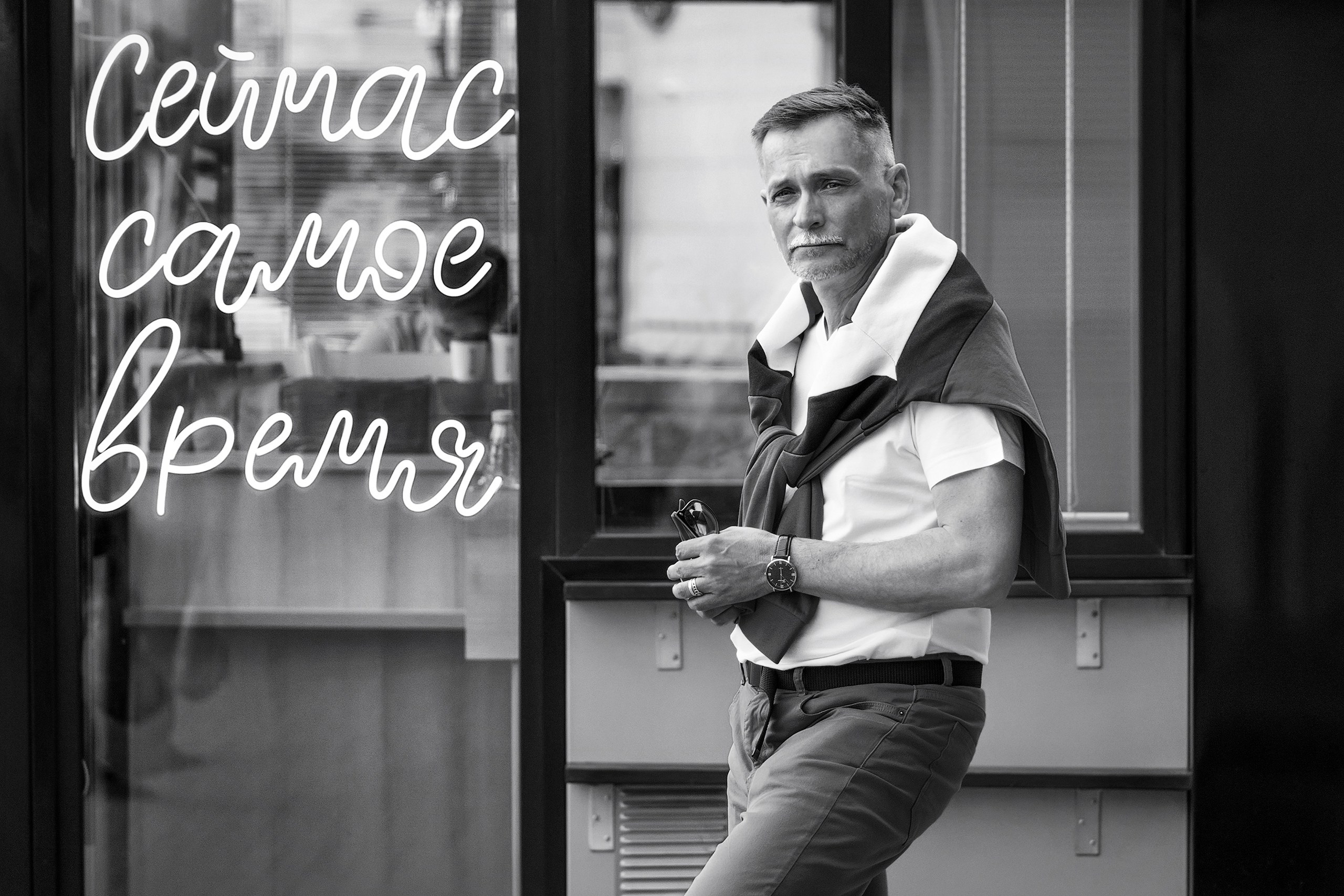 Мужская прогулочная фотосессия в городе. Фотограф в Ульяновске Наталья Янкаускене