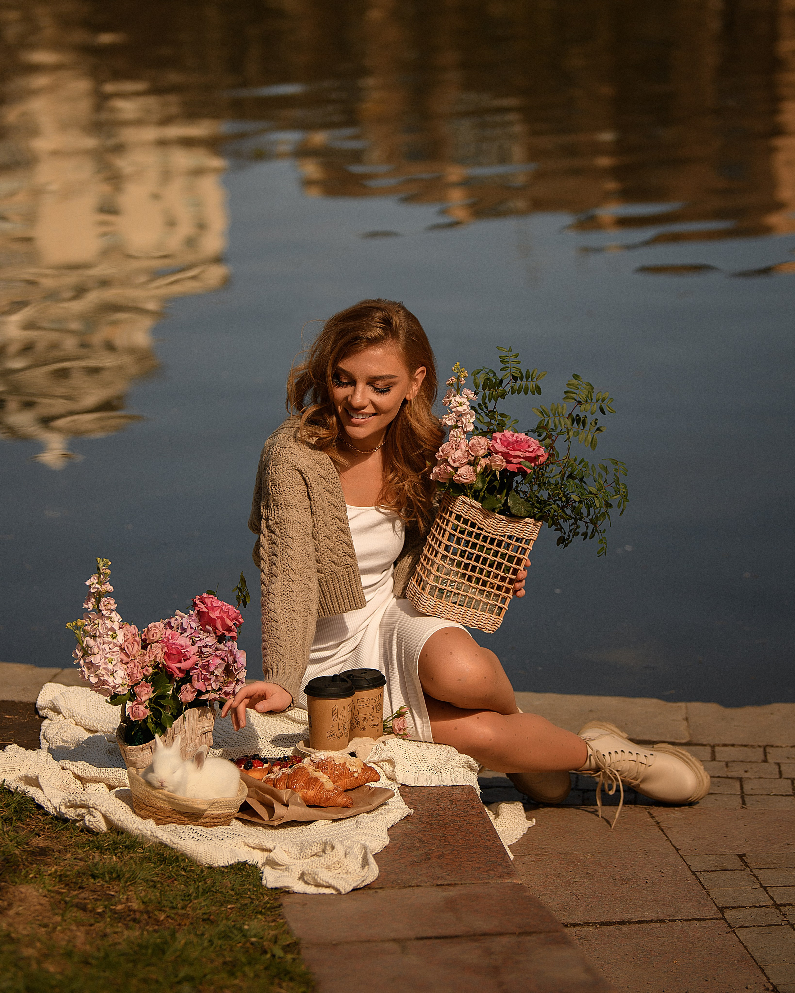 Фотосессия на Патриарших прудах в центре Москвы. Женский фотограф в Москве Богдашкина Динара