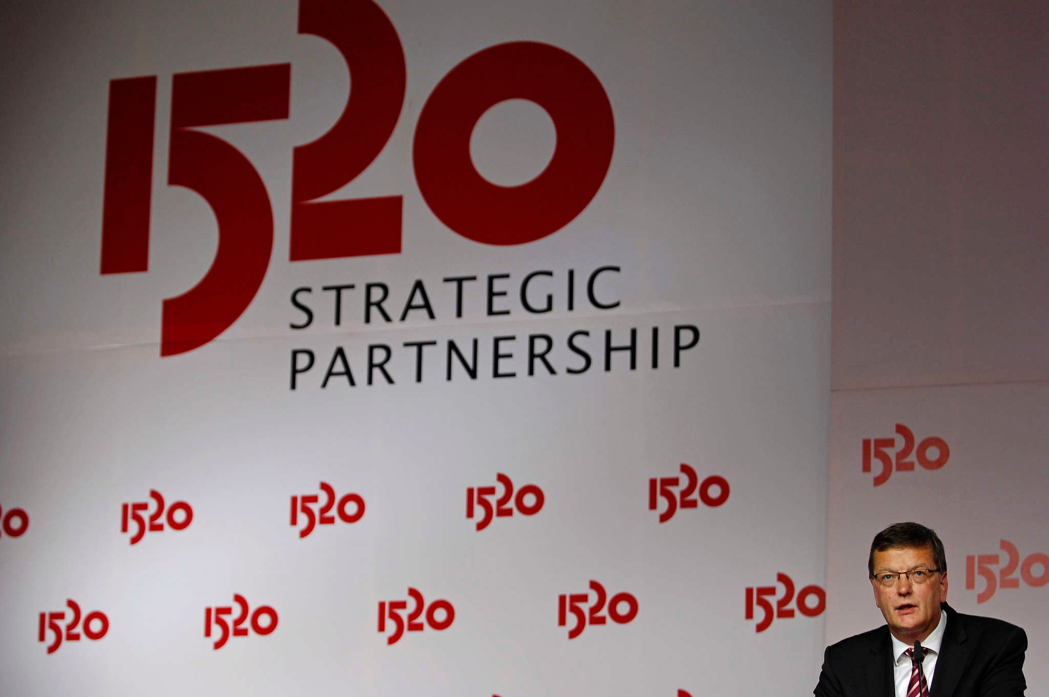 Выступление Ханс-Йорг Грундманн, вице-президента, Siemens AG на IV Международный железнодорожный бизнес-форум «Стратегическое Партнерство 1520». Съемка для РИАновости в 2009 году.