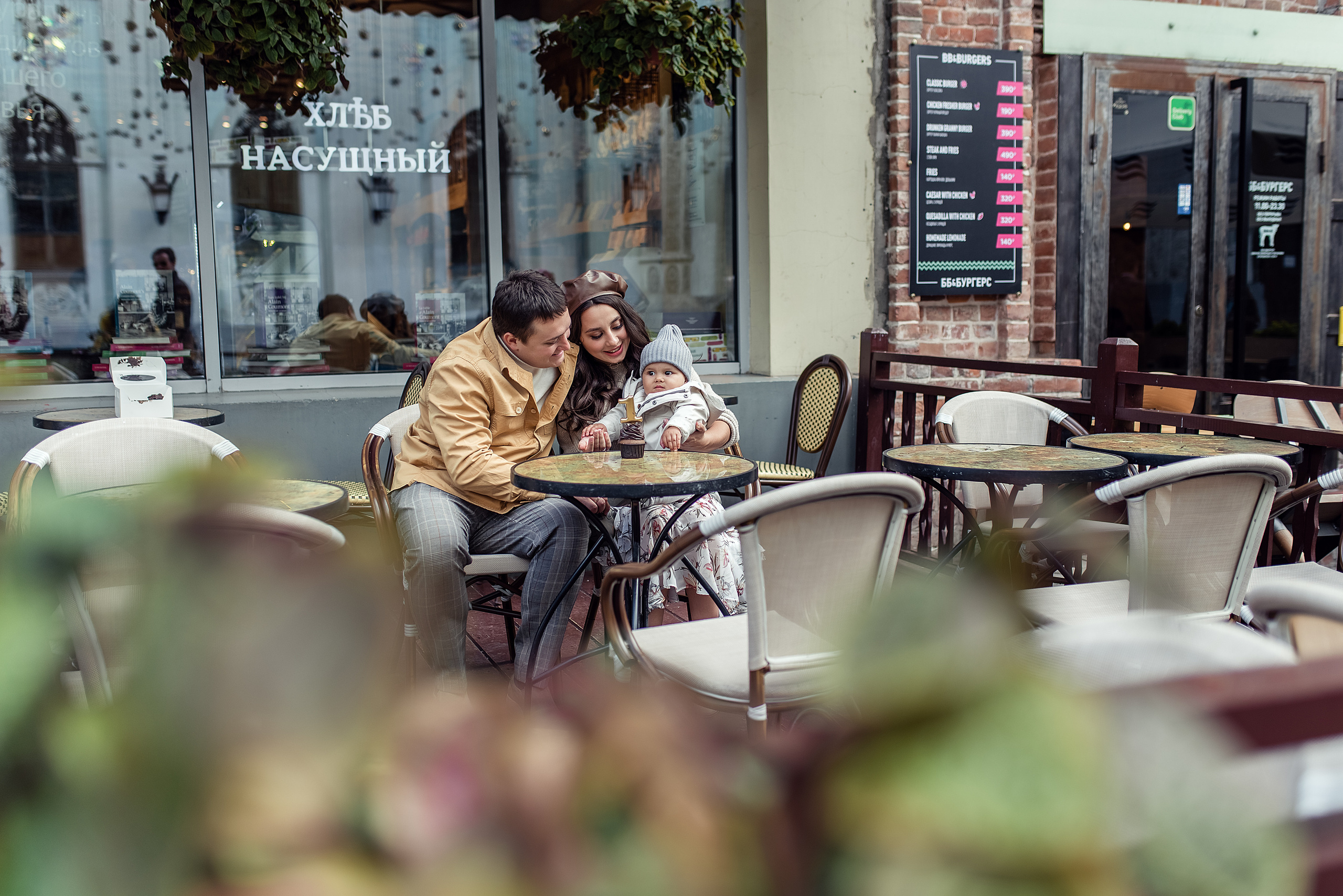 Прогулочная фотосессия в городе в стиле Lifestyle. Контент-фотограф в Москве Хныкина Лена