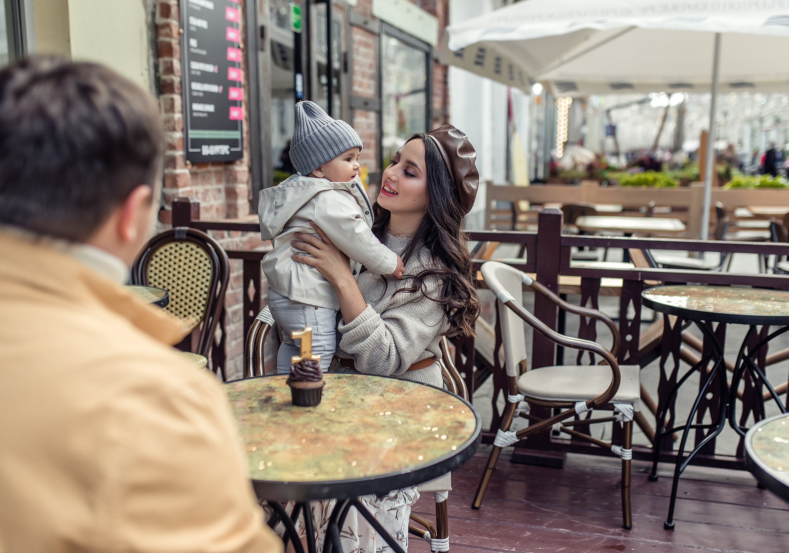 Прогулочная фотосессия в городе в стиле Lifestyle. Контент-фотограф в Москве Хныкина Лена