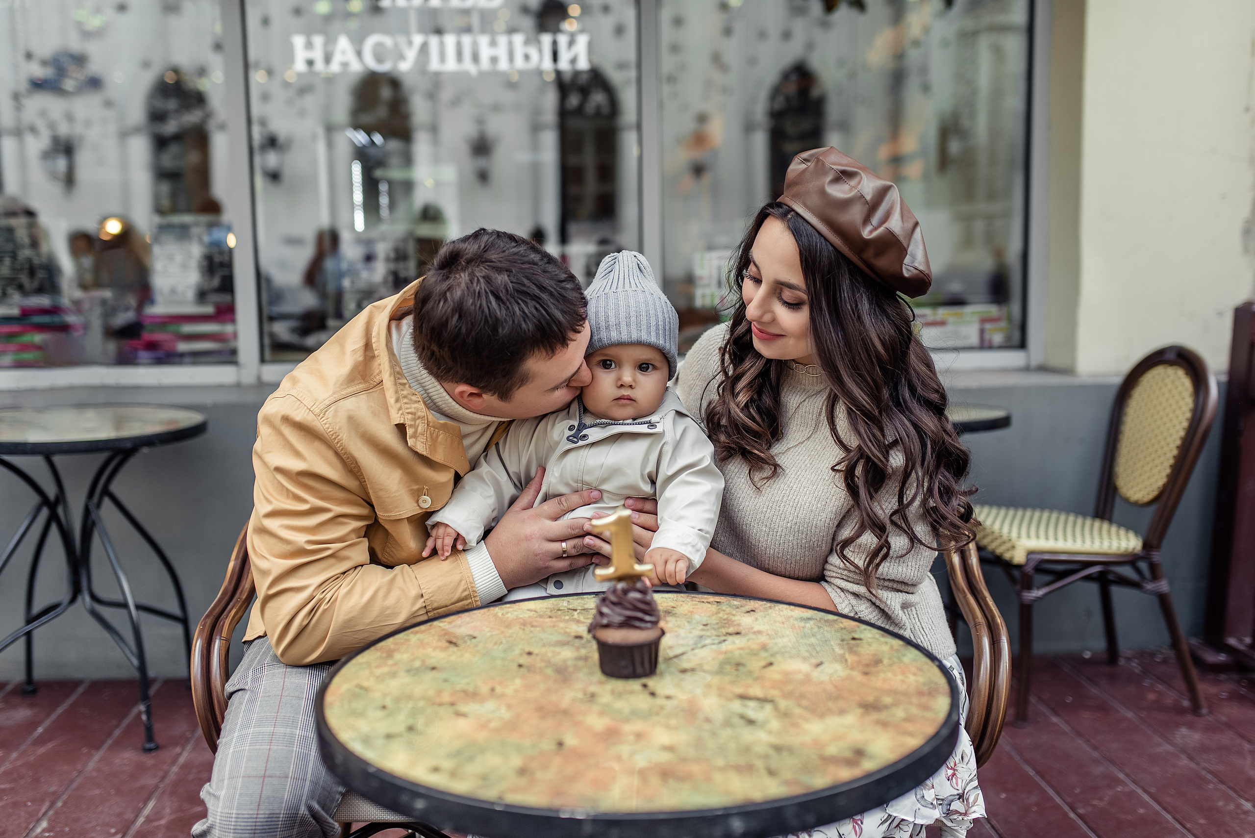 Прогулочная фотосессия в городе в стиле Lifestyle. Контент-фотограф в Москве Хныкина Лена