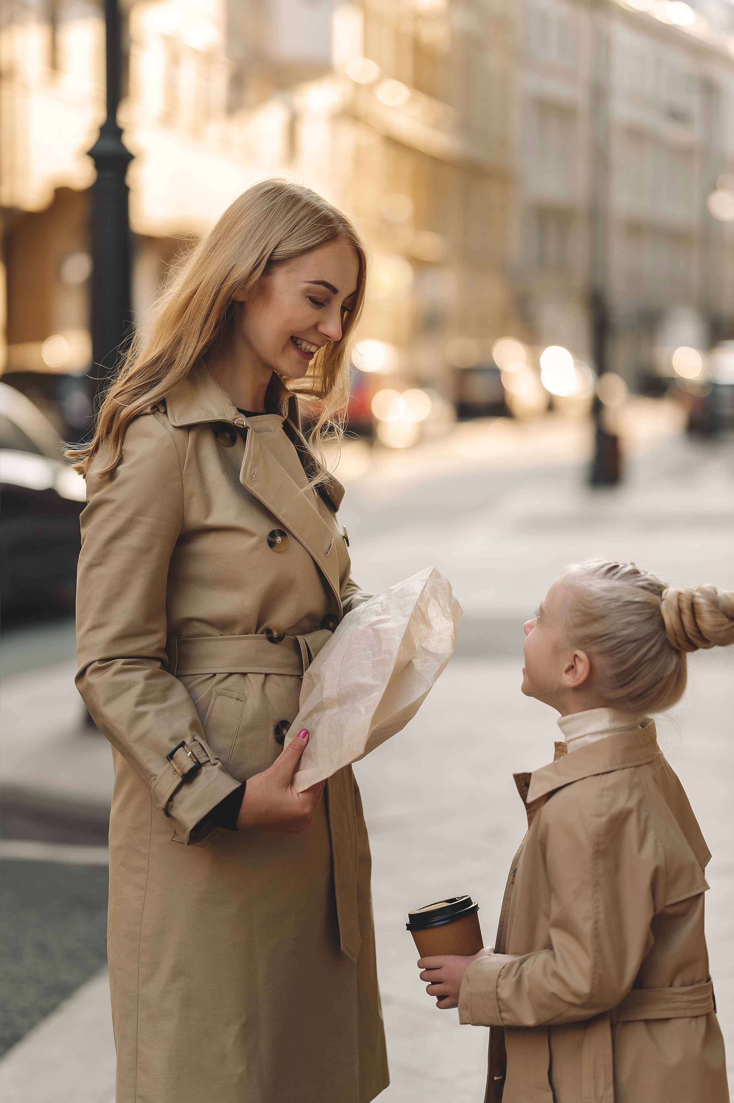 Прогулочная фотосессия в городе в стиле Lifestyle. Контент-фотограф в Москве Хныкина Лена