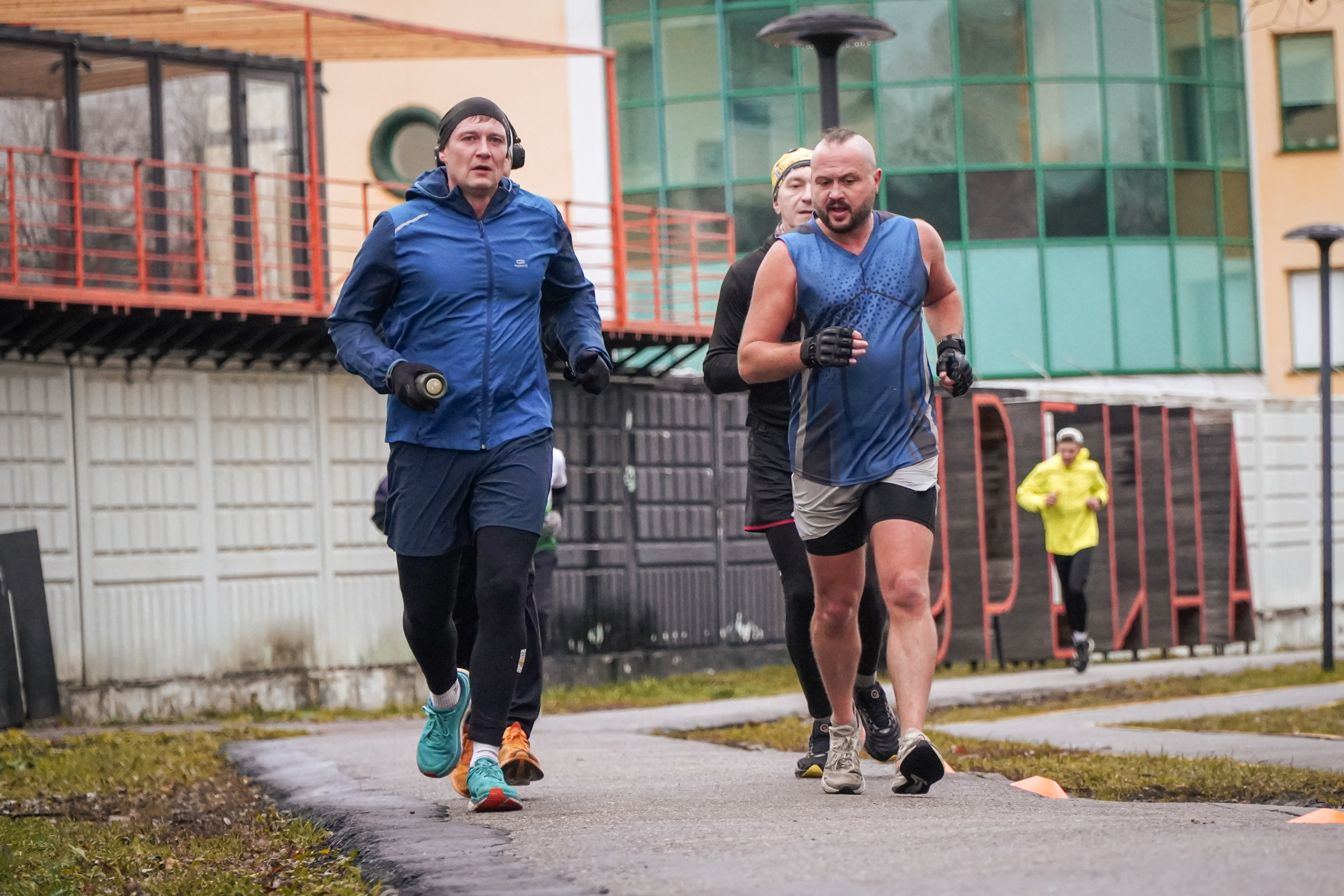 5 вёрст Реутов 16.11.2024. Роман Капилюшов. Бег. Фото. Видео. г. Люберцы