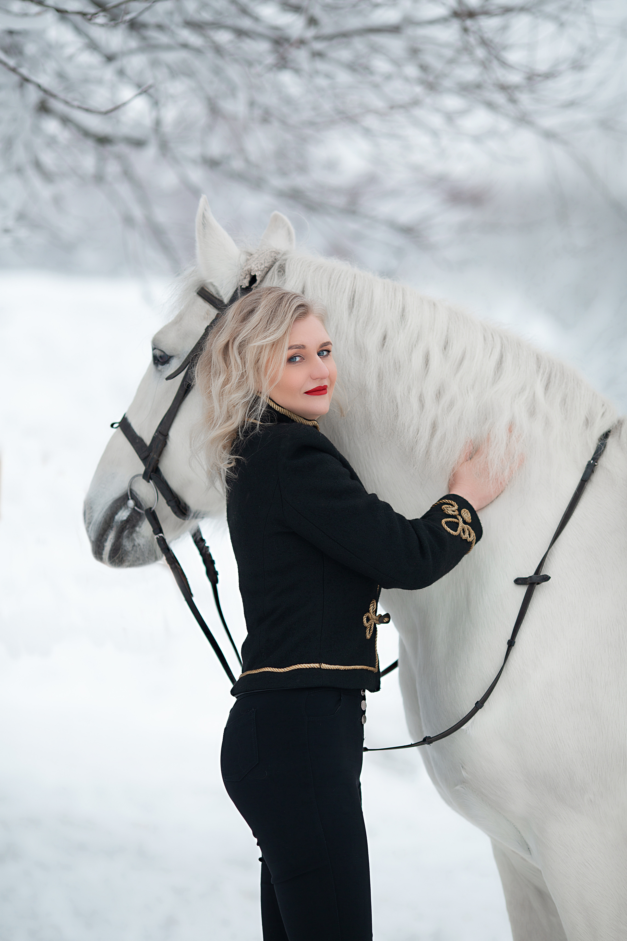 Елена и Воробей 18.12.21. Фотосессия с лошадьми в Нижнем Новгороде