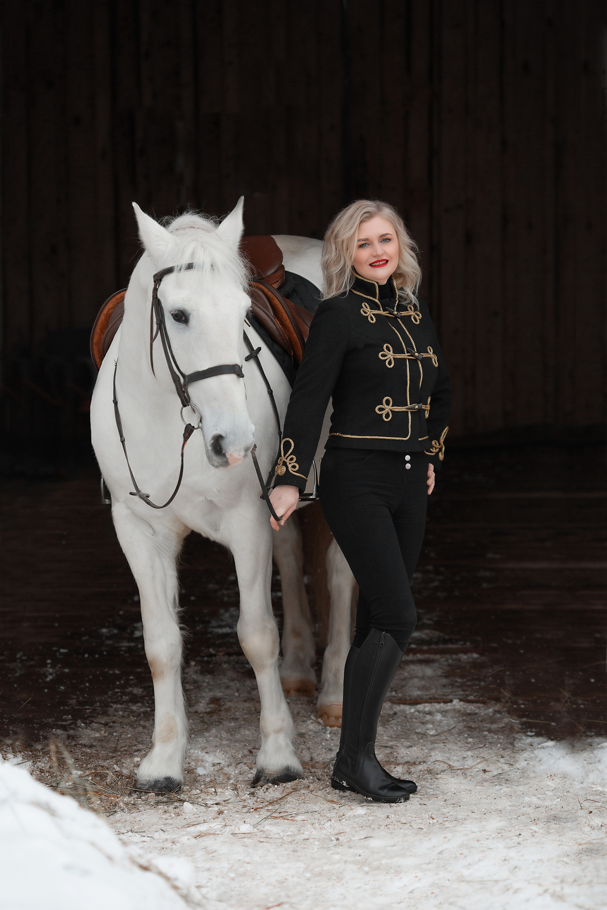 Елена и Воробей 18.12.21. Фотосессия с лошадьми в Нижнем Новгороде