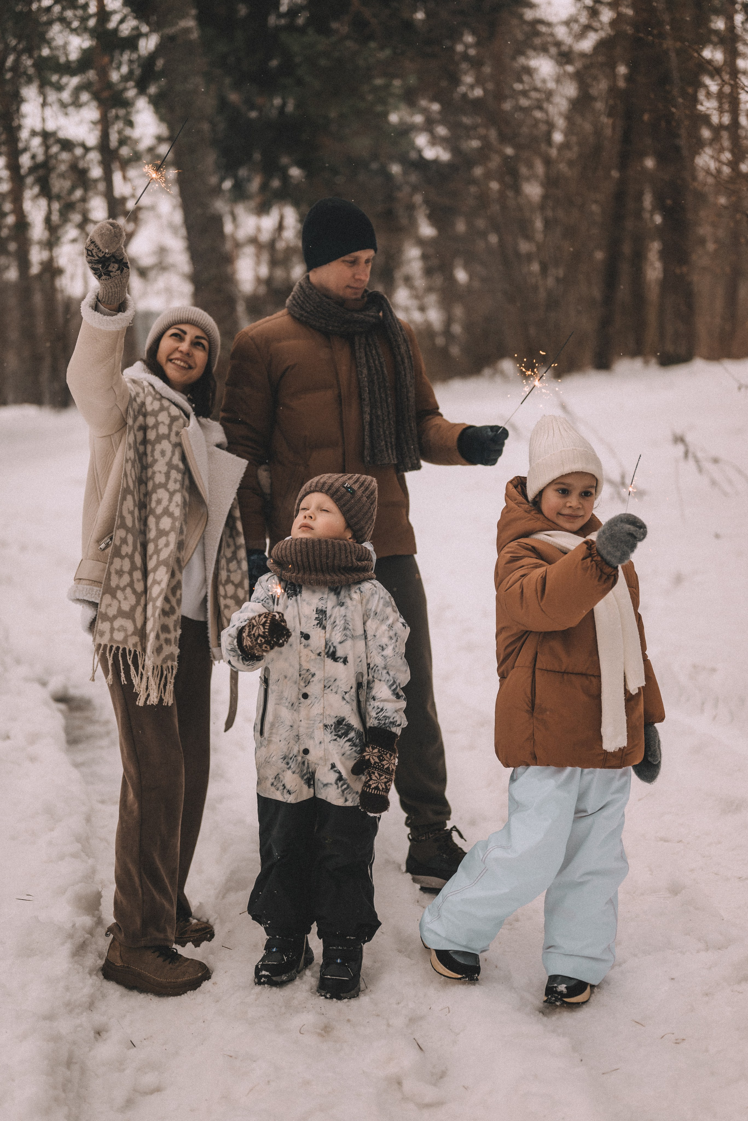 Сергей и Наталья с Ксюшей и Максимом. Фотограф Кристина Пархоменко